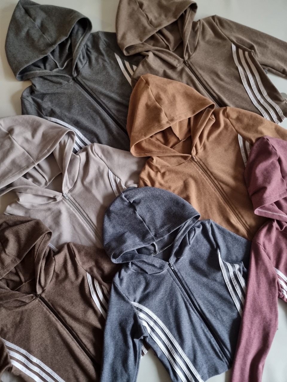 CAMPERA DARLON CON TRES LINEAS - Image 3