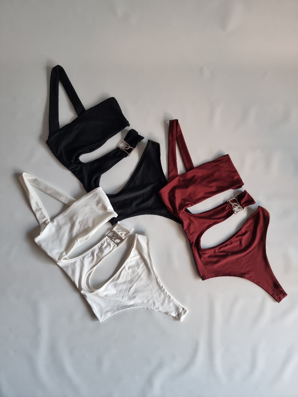 BODY ASIMETRICO CON HEBILLA