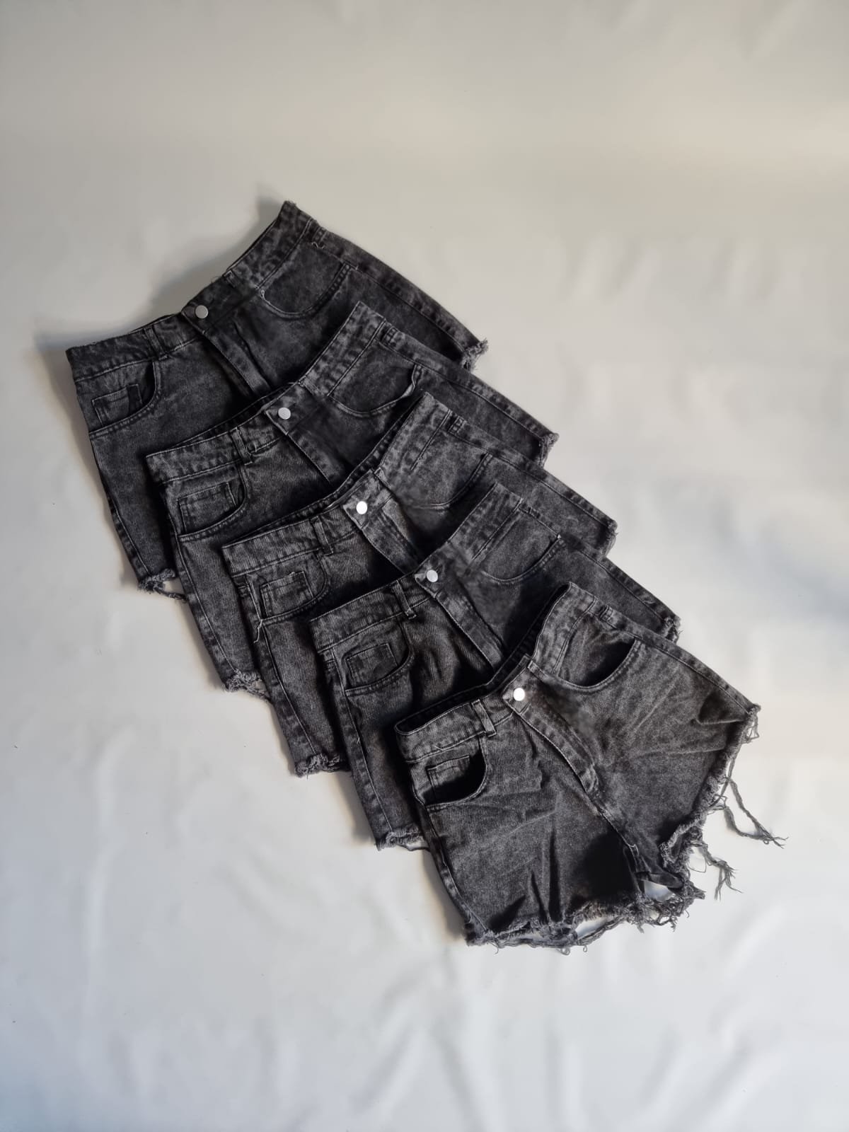 SHORT TIRO ALTO GRIS