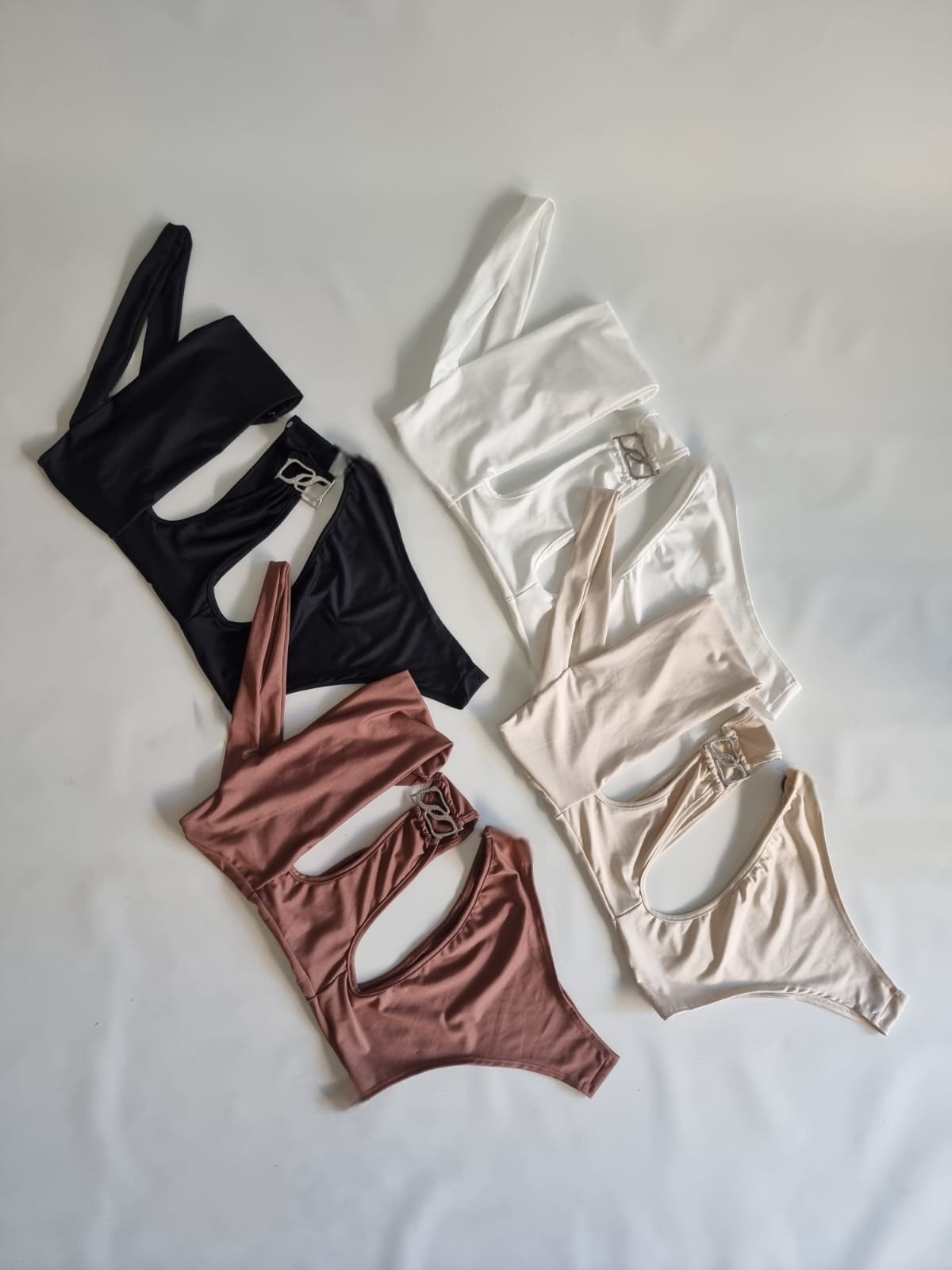 BODY ASIMETRICO CON HEBILLA