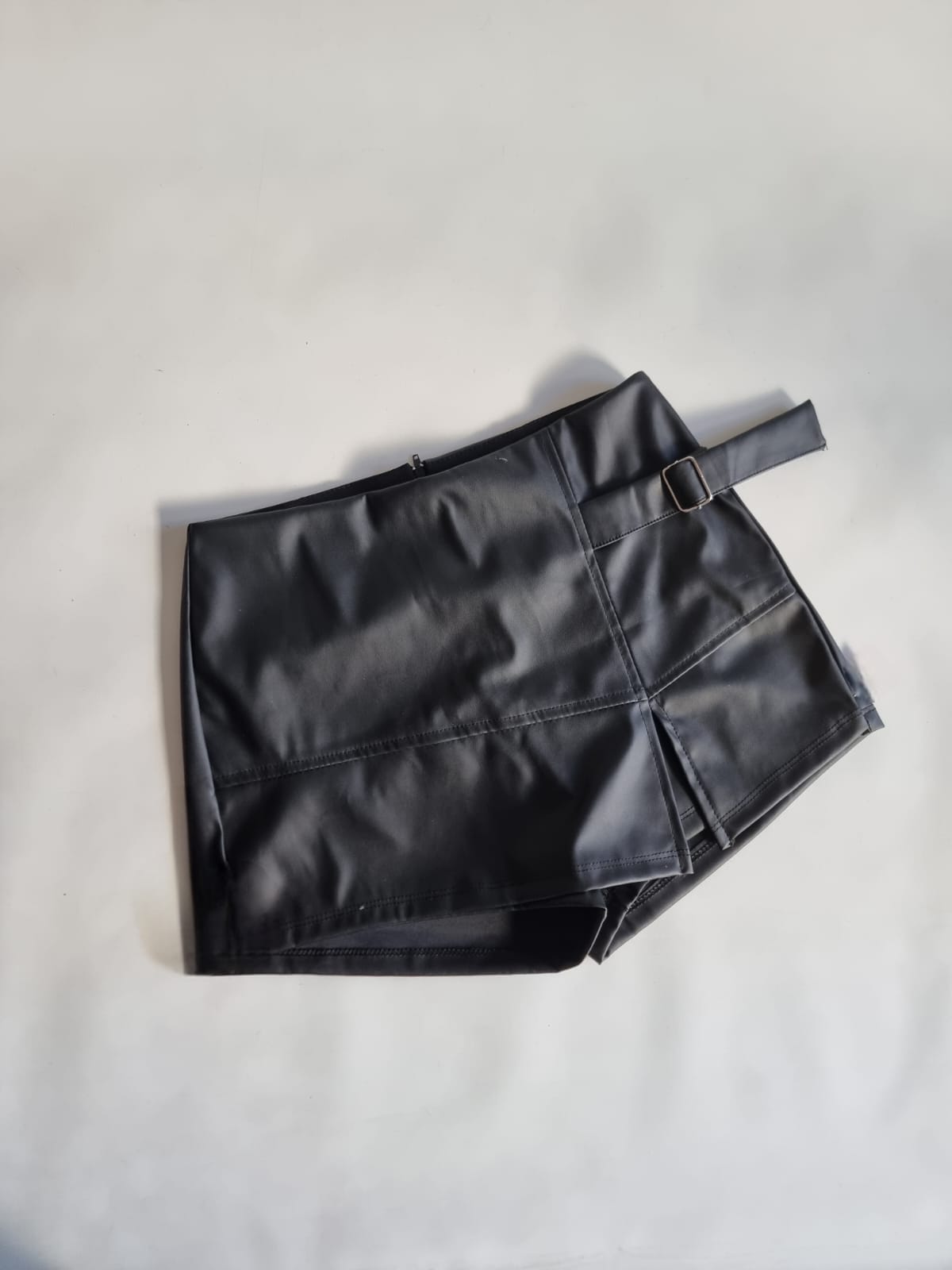 SHORT POLLERA CON 1HEBILLA TAJO