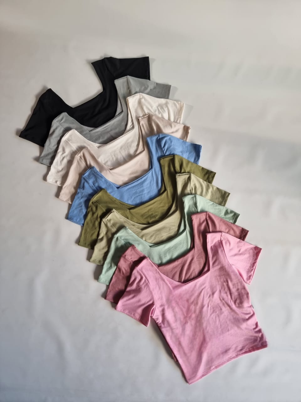 REMERA MANGA CORTA CUELLO DOBLE