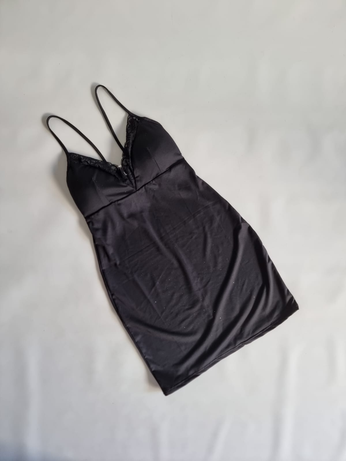 VESTIDO CON TAZA PUNTILLA