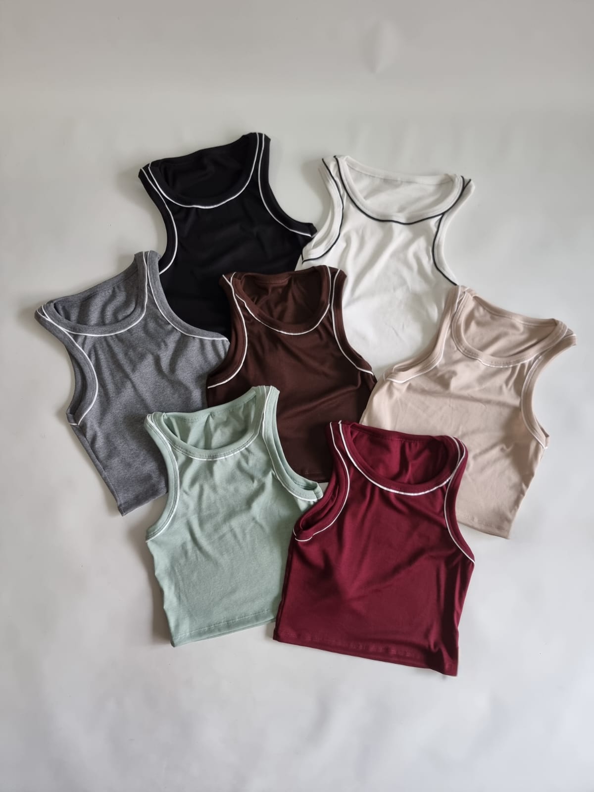 MUSCULOSA COMBINADO CON LINEA BLANCO