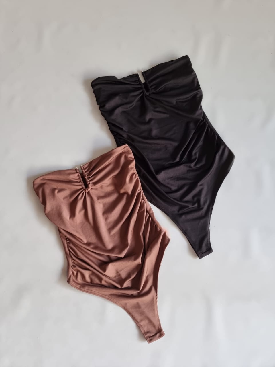 STRAPLES HEBILLA U FRUNCIDO AL COSTADOS