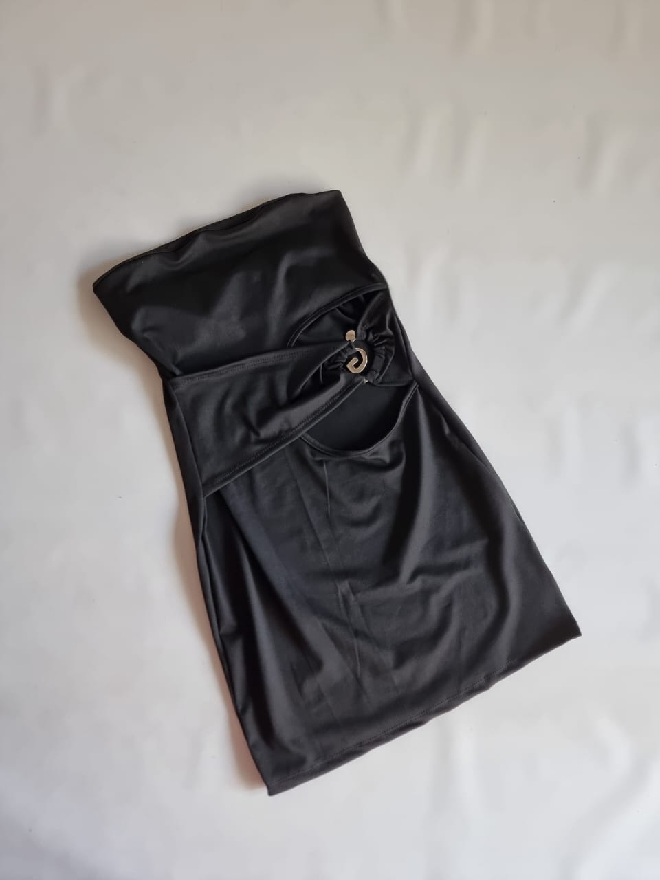 VESTIDO STRAPLES CON HEBILLA @