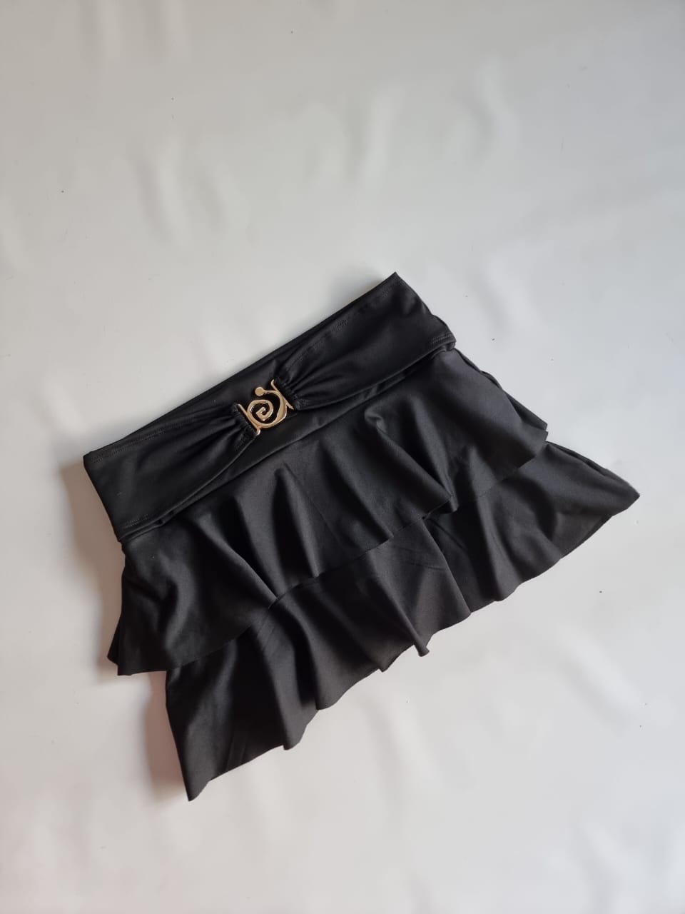 SHORT POLLERA CON HEBILLA @