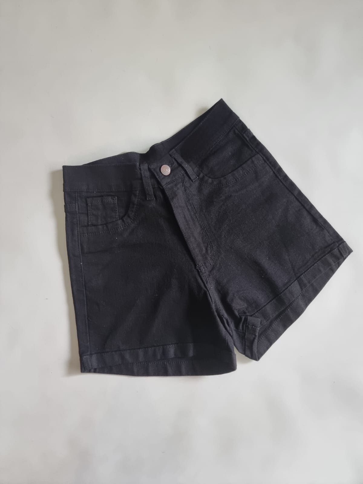 SHORT JEAN ELASTIZADO NEGRO