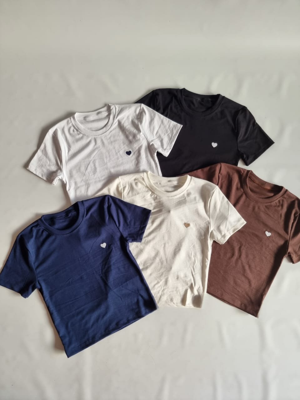 REMERA CORAZON BORDADO