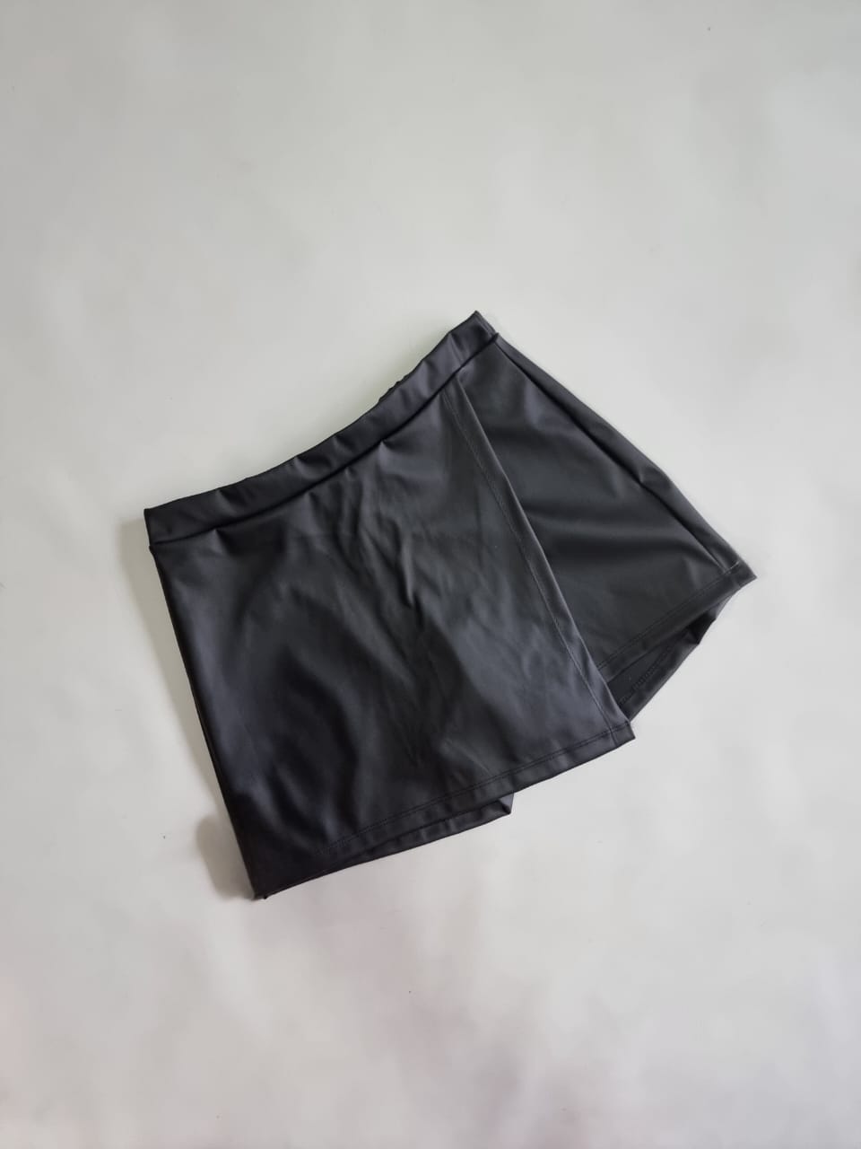 SHORT POLLERA ENGOMADO T 2.3.4