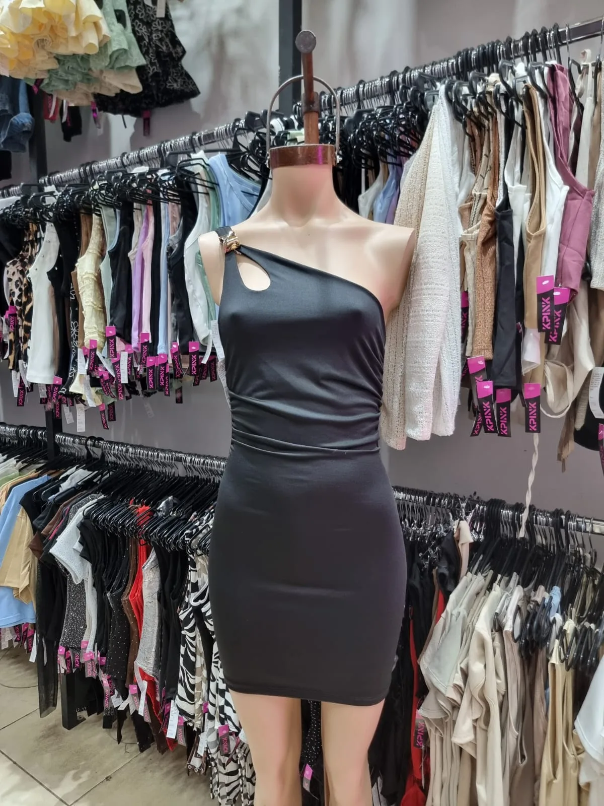 VESTIDO 1SOLO HOMBRO CON GOTA