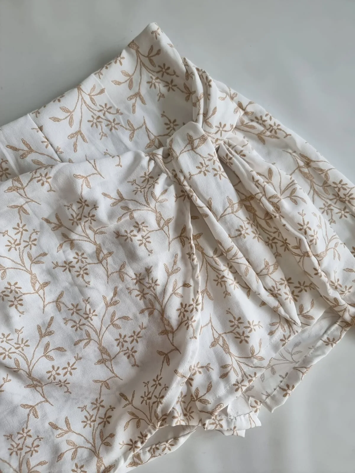 SHORT POLLERA CON LAZO