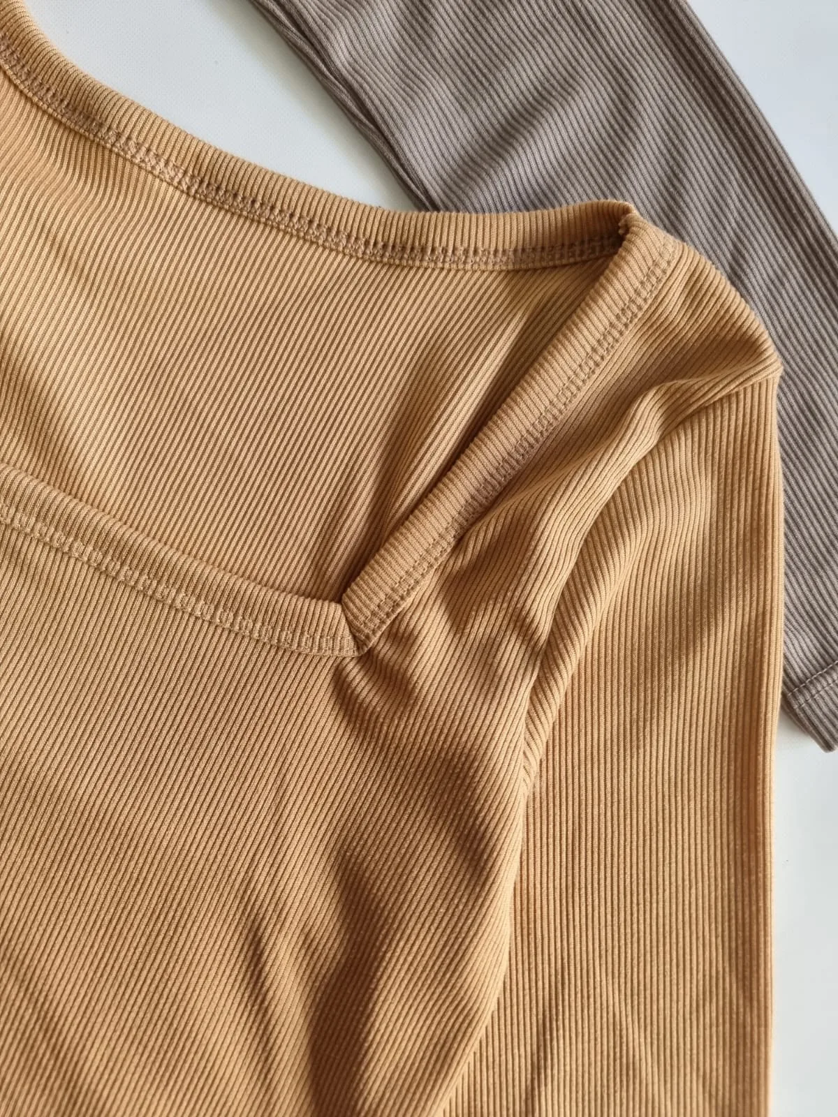 REMERA M/L CUELLO CUADRADO CON COSTURA - Image 3