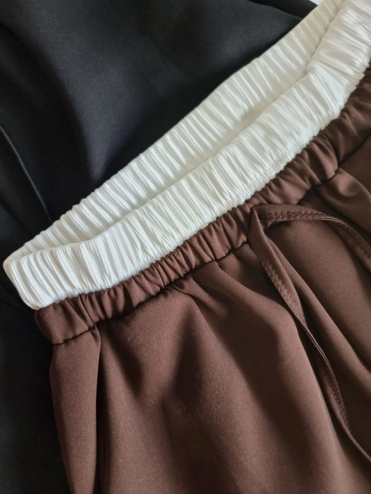 PANTALON CON COMBINADO BLANCO BAGGY - Image 2