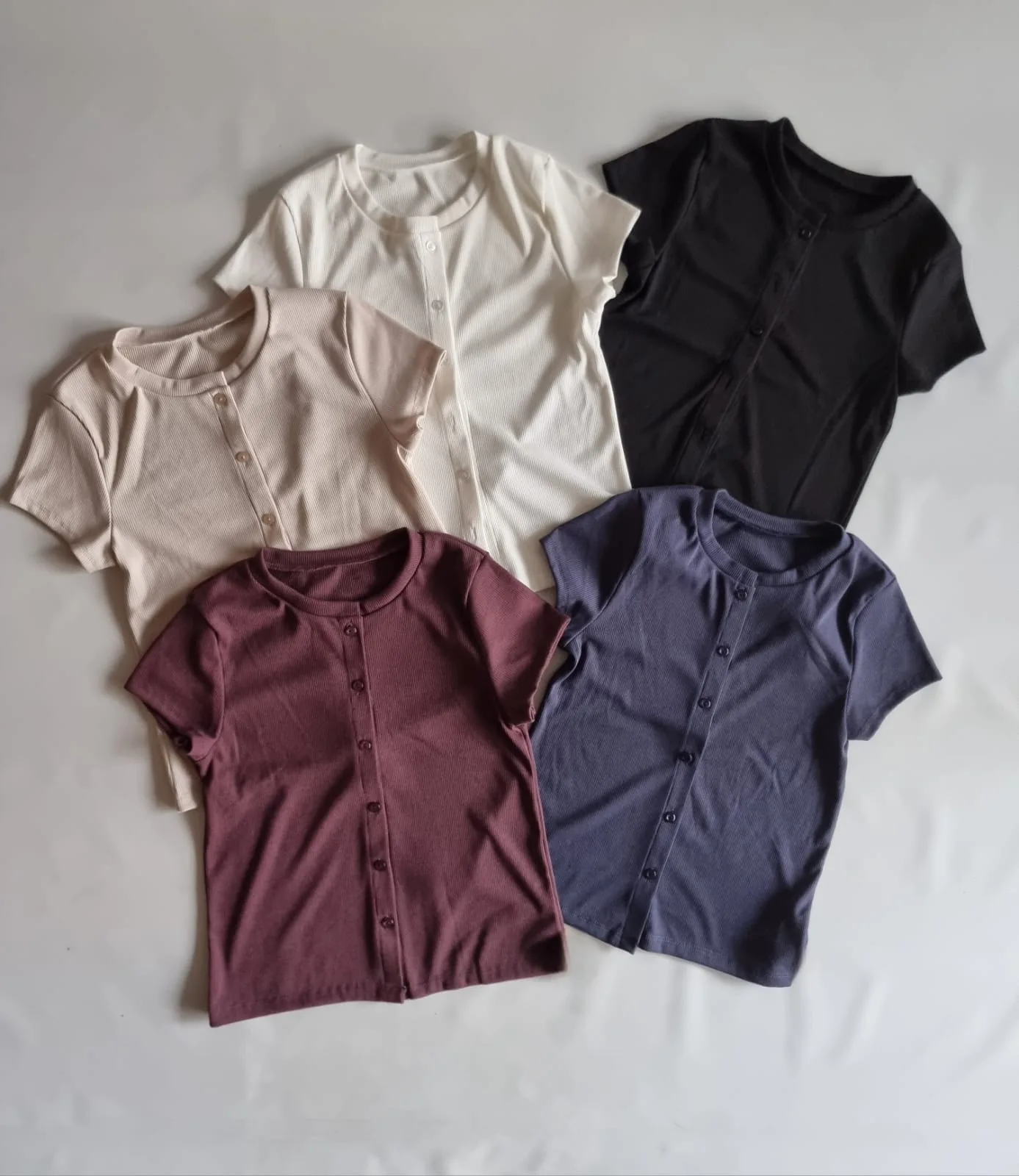 REMERA CON BOTONES MORLEY ALGODÓN