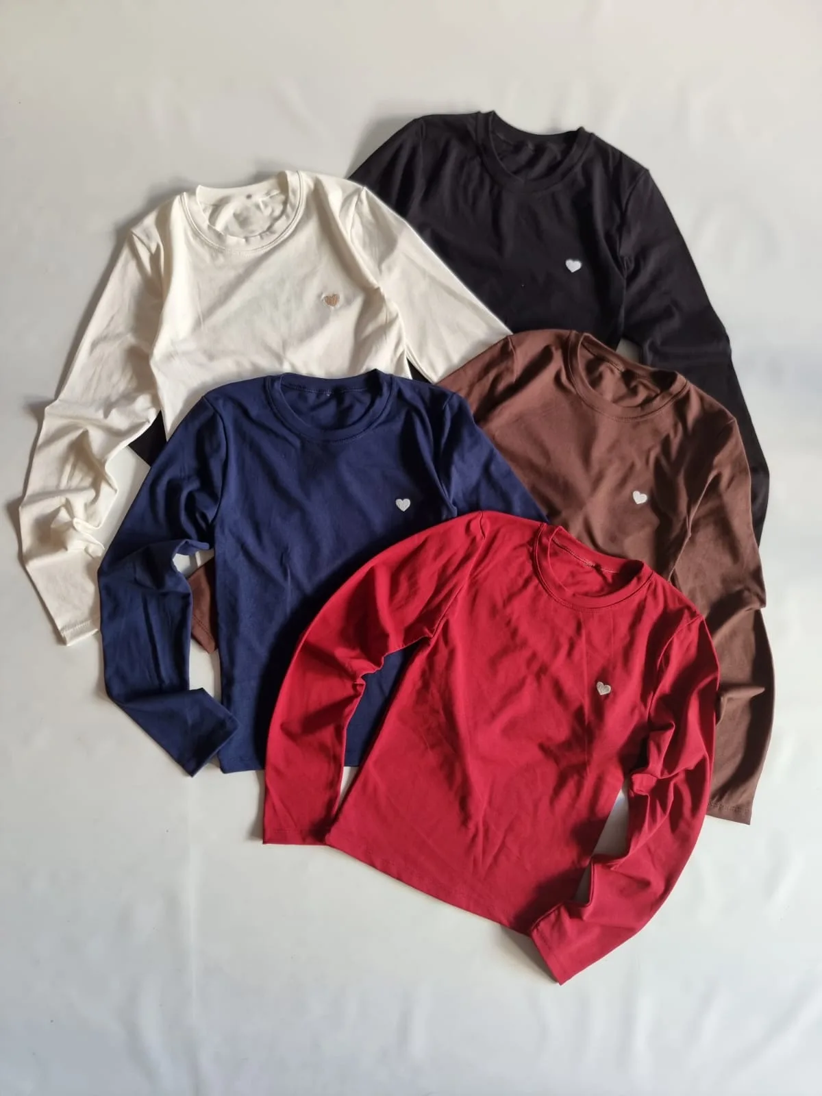 REMERA CORAZON BORDADO