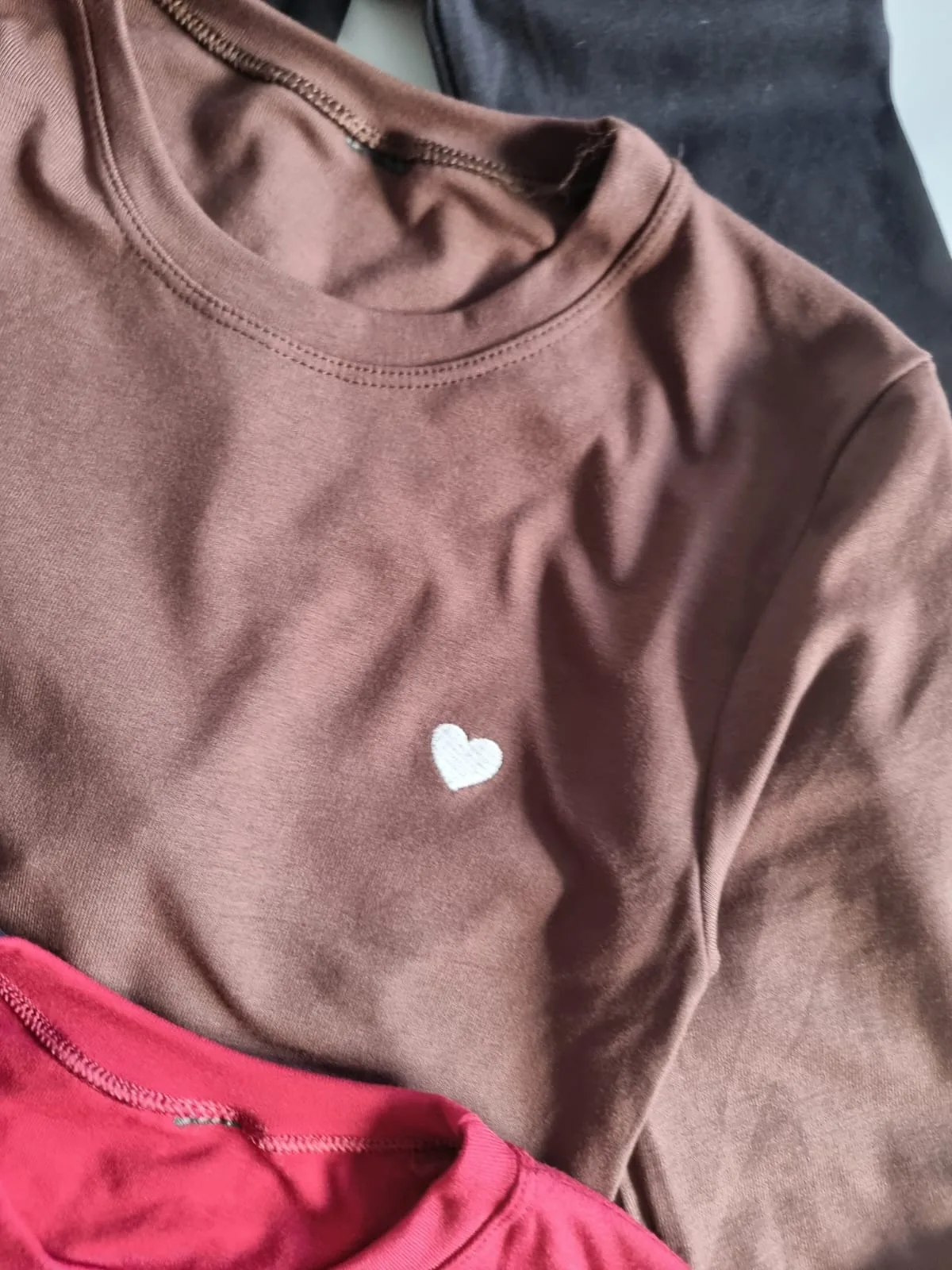 REMERA CORAZON BORDADO - Image 4