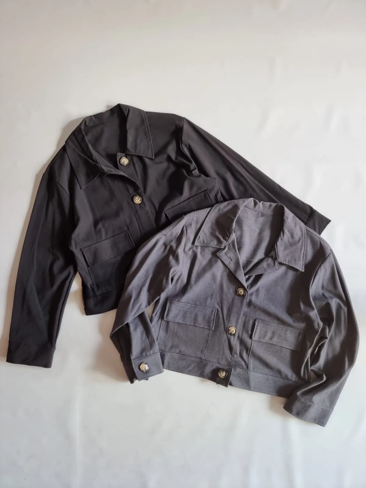 CHAQUETA CON BOTONES