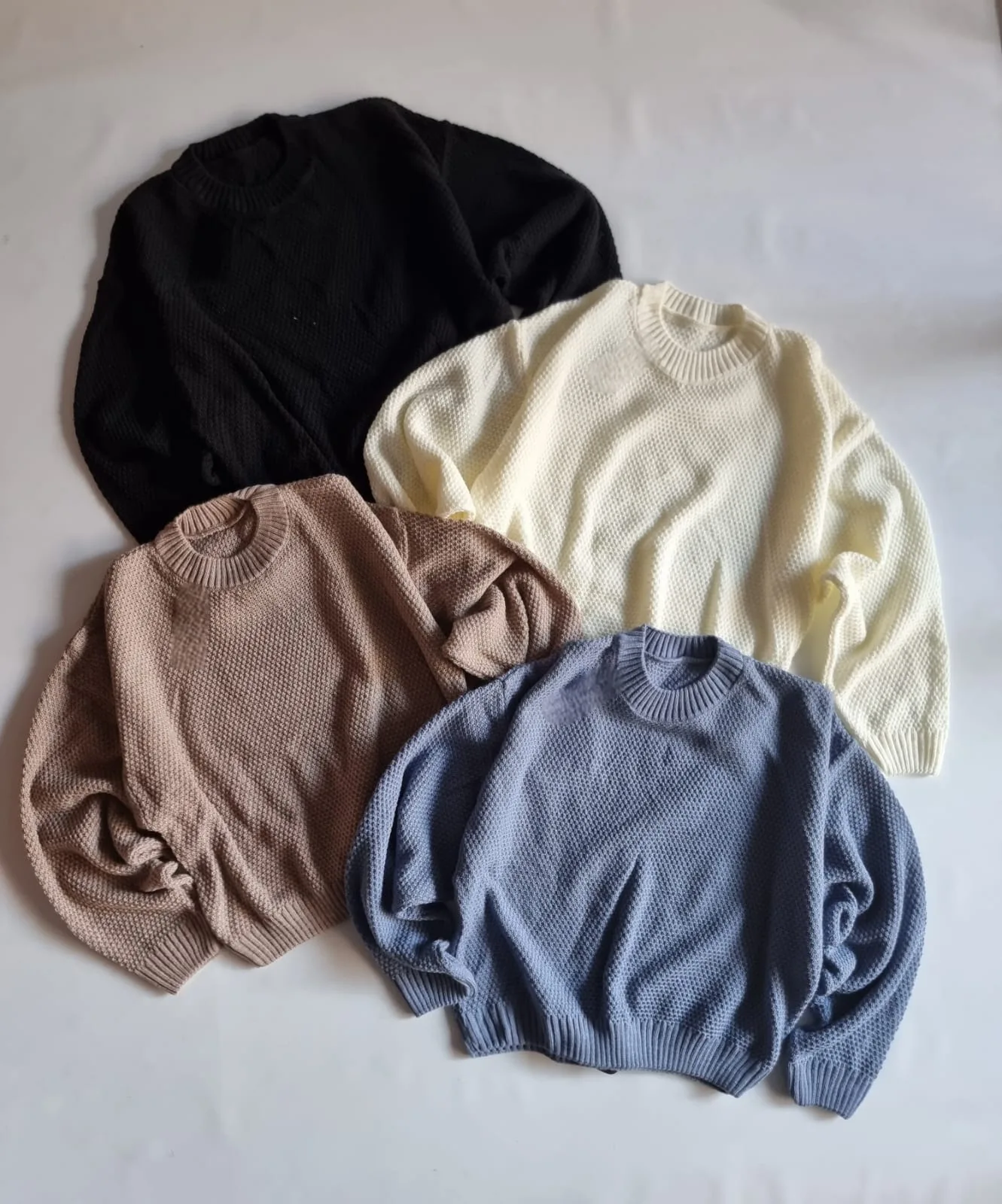 SWEATERS CUELLO REDONDO MANGA GLOBO