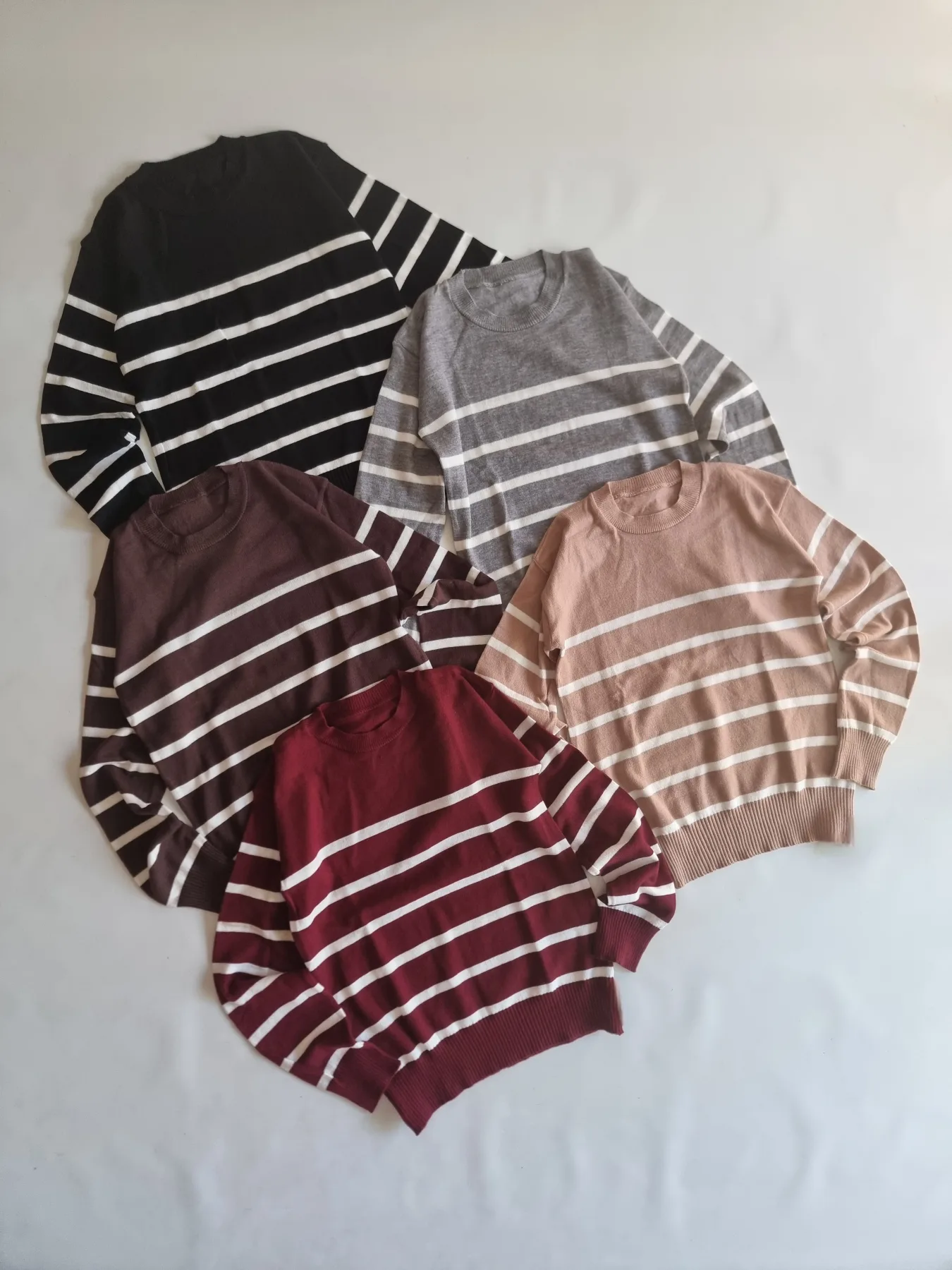 SWEATERS CUELLO REDONDO RAYADO