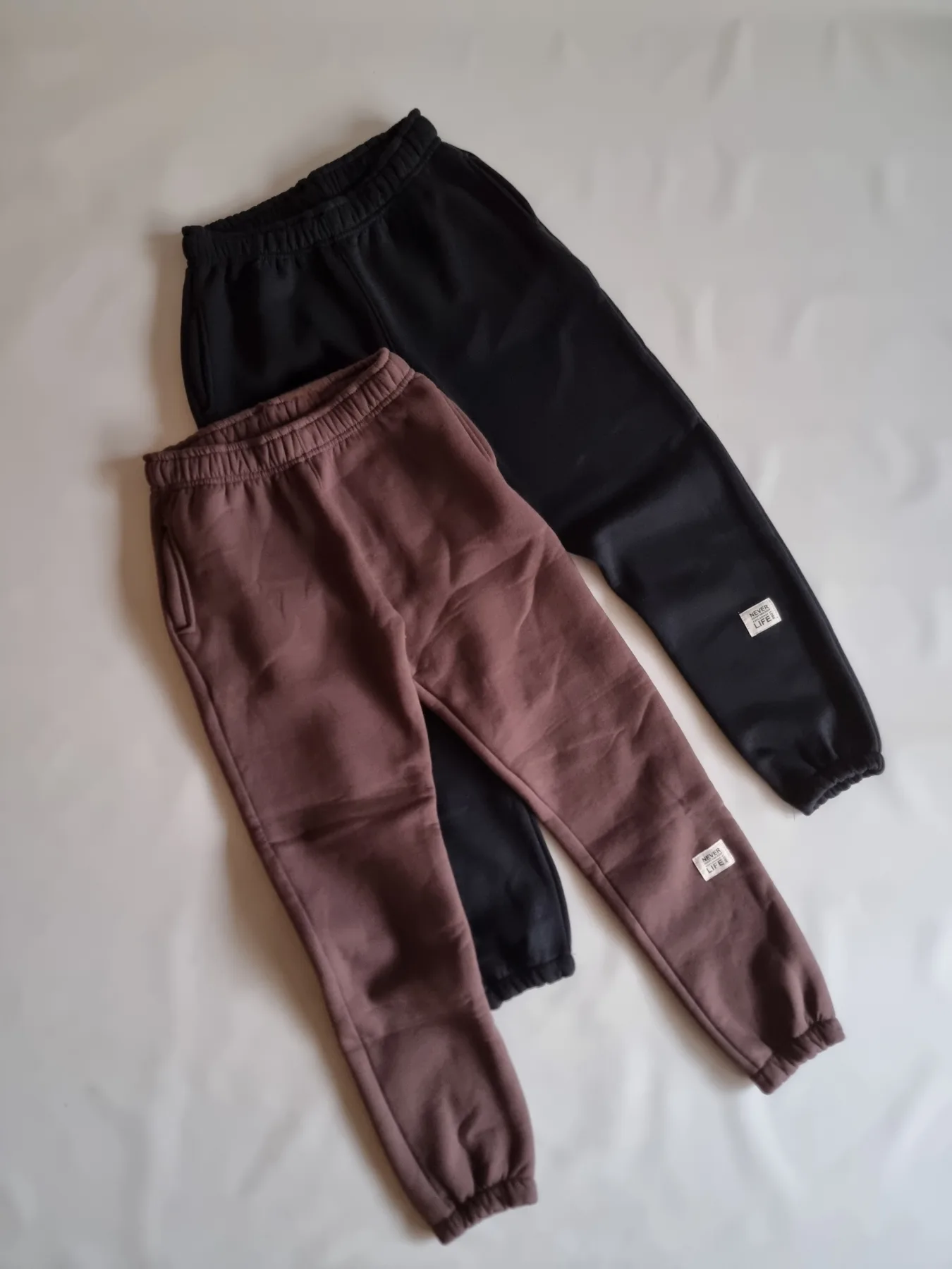 Jogger con etiqueta
