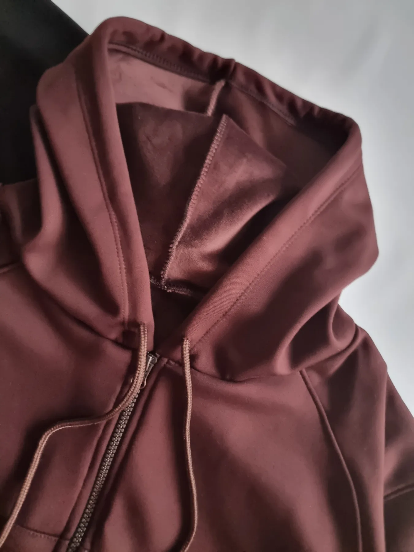 Campera con capucha y cordón - Image 2