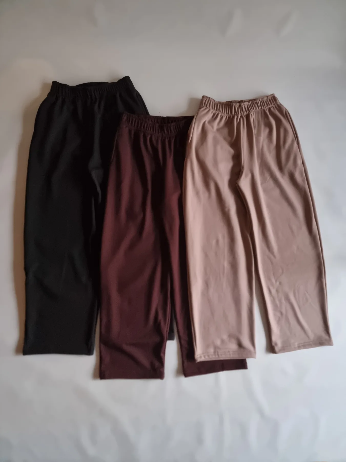 Jogger baggy con la etiqueta