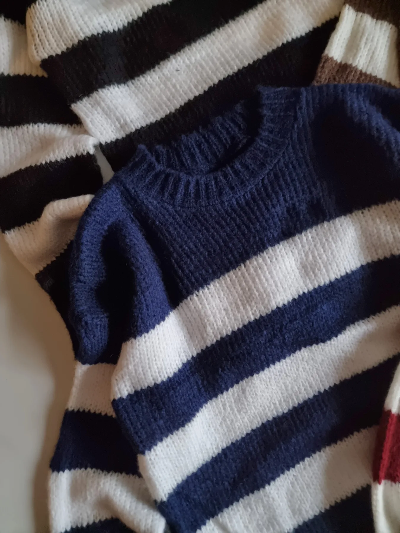 Sweater rayado cuello redondo - Image 3
