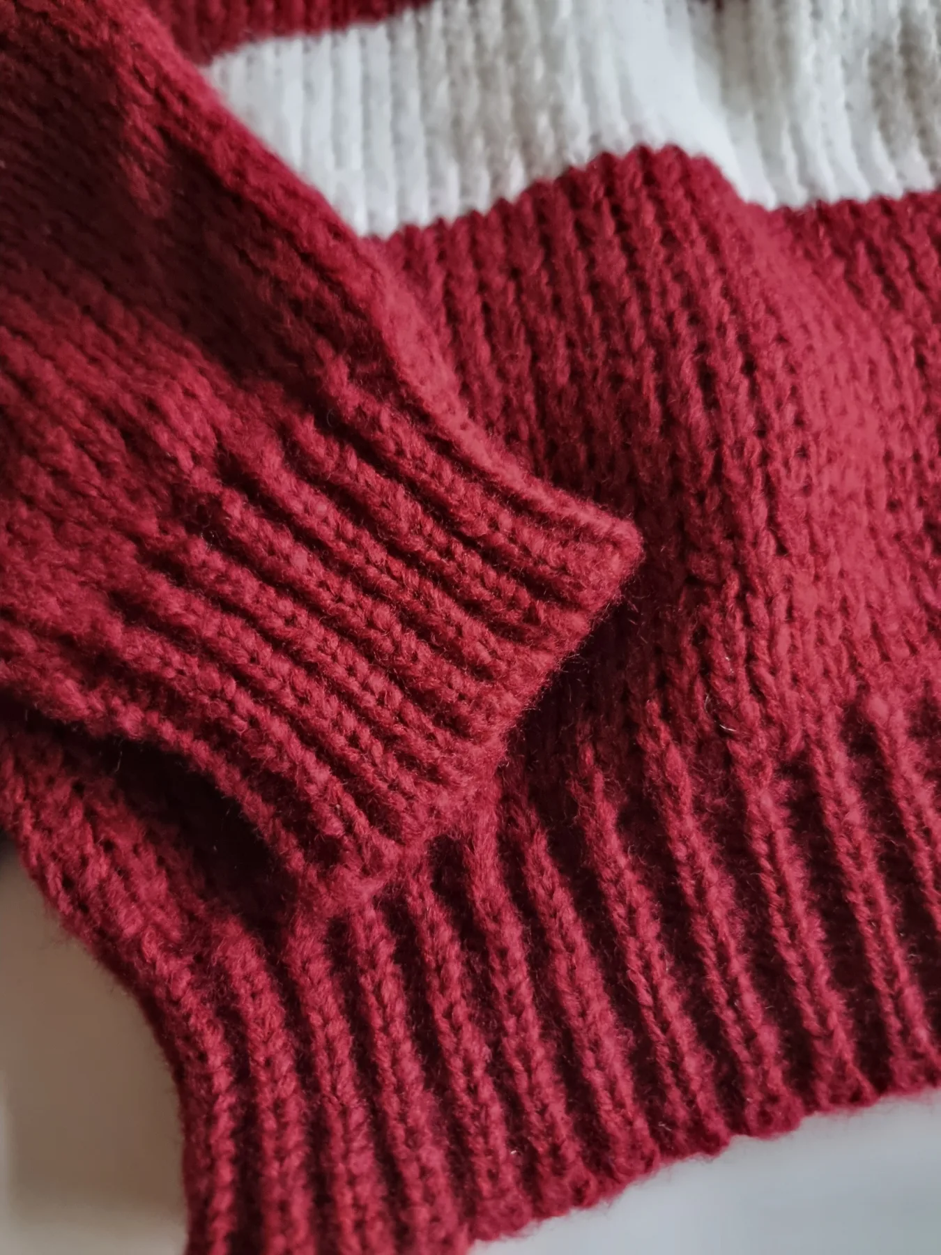 Sweater rayado cuello redondo - Image 6