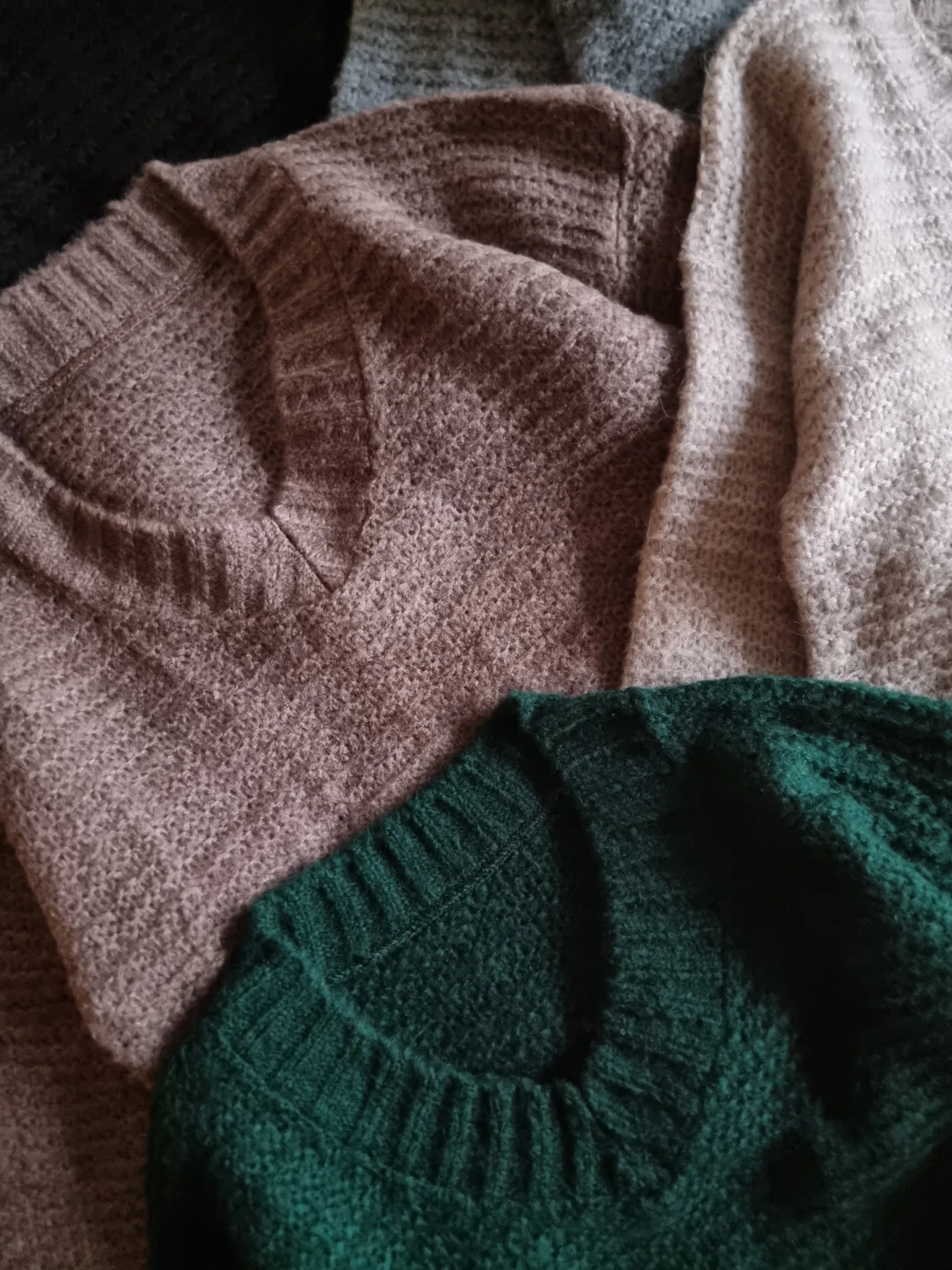 Sweater cuello V manga globo - Image 3