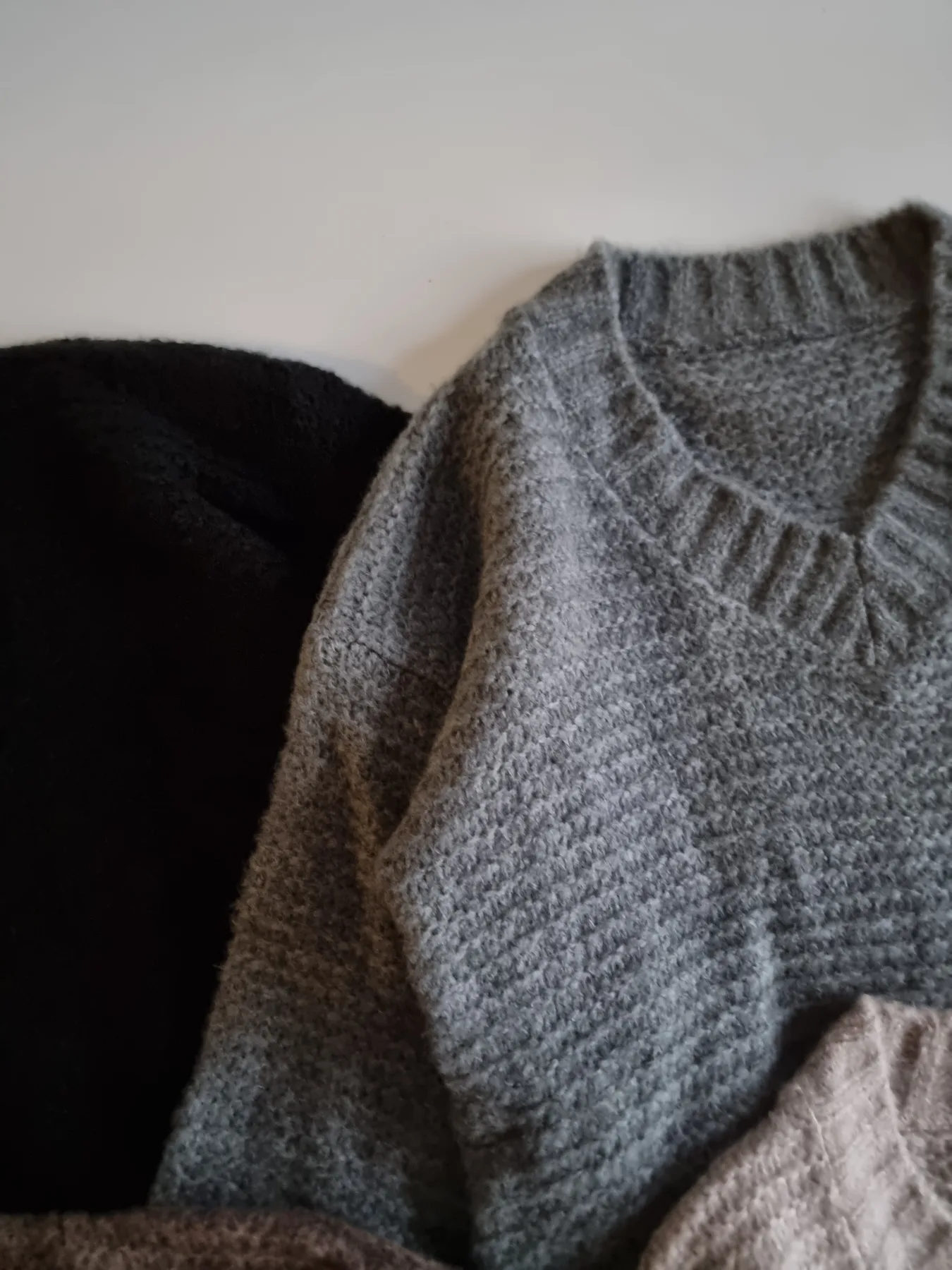 Sweater cuello V manga globo - Image 5
