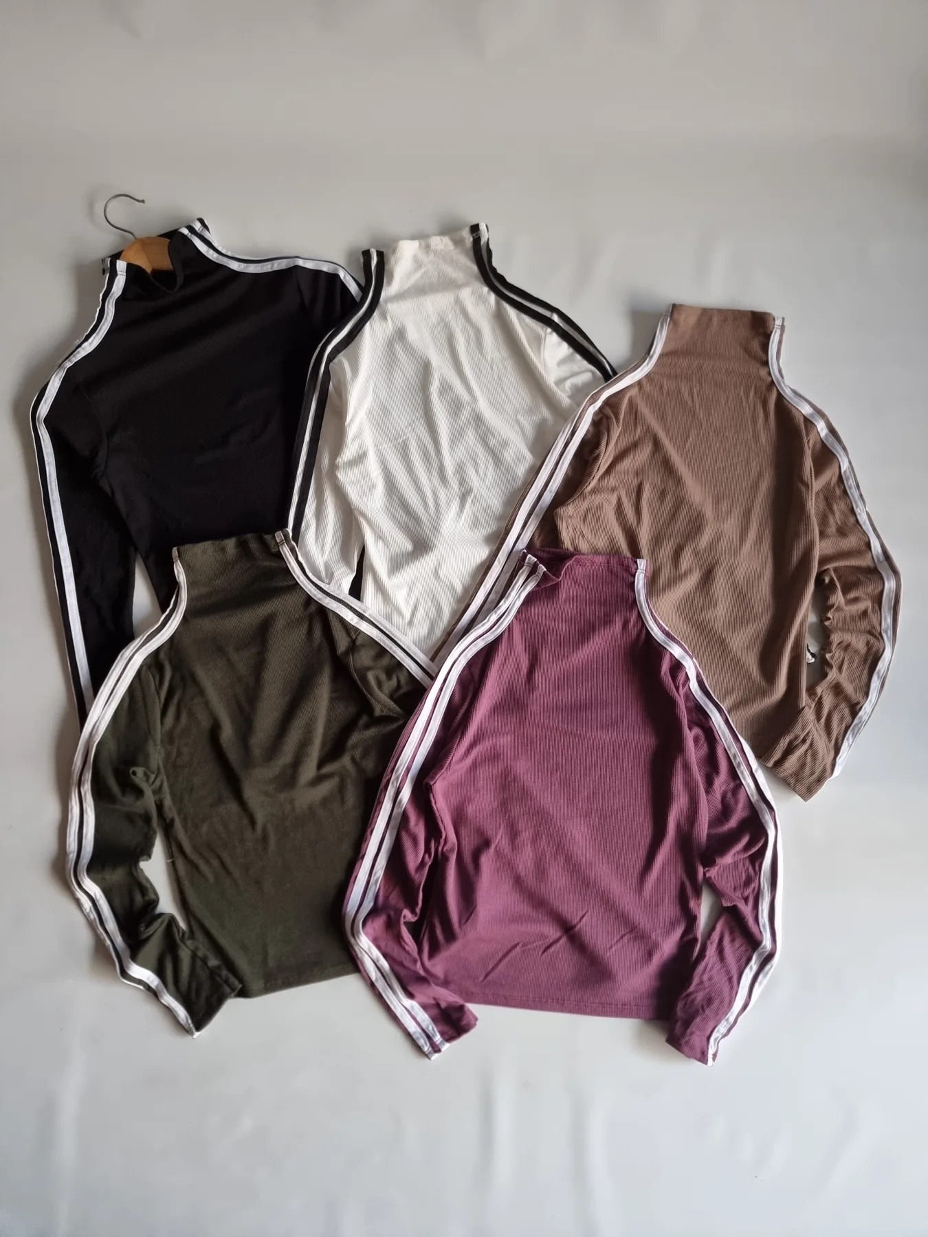Polera morley 2 líneas a los brazos