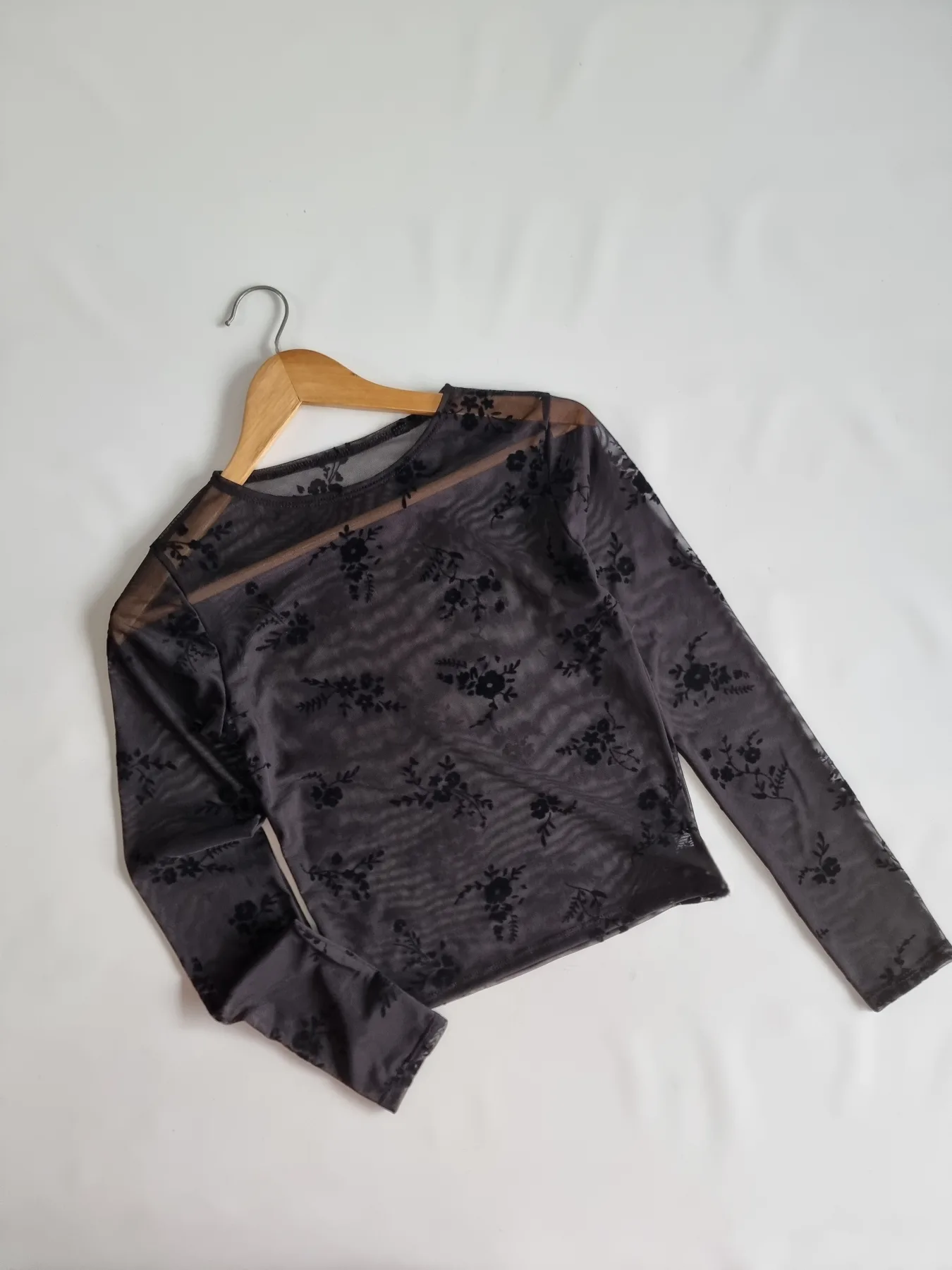 TOP TULL CUELLO REDONDO ESTAMPADO FLOR