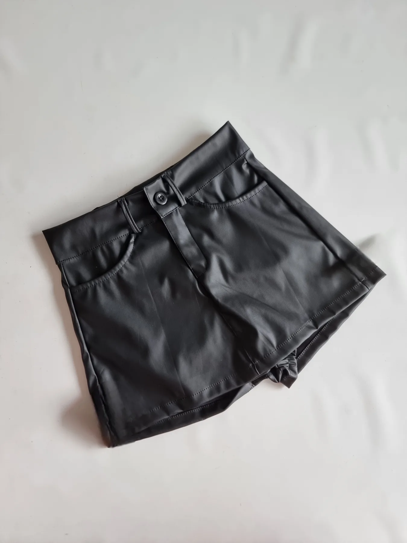 SHORT POLLERA RECTO ENGOMADO