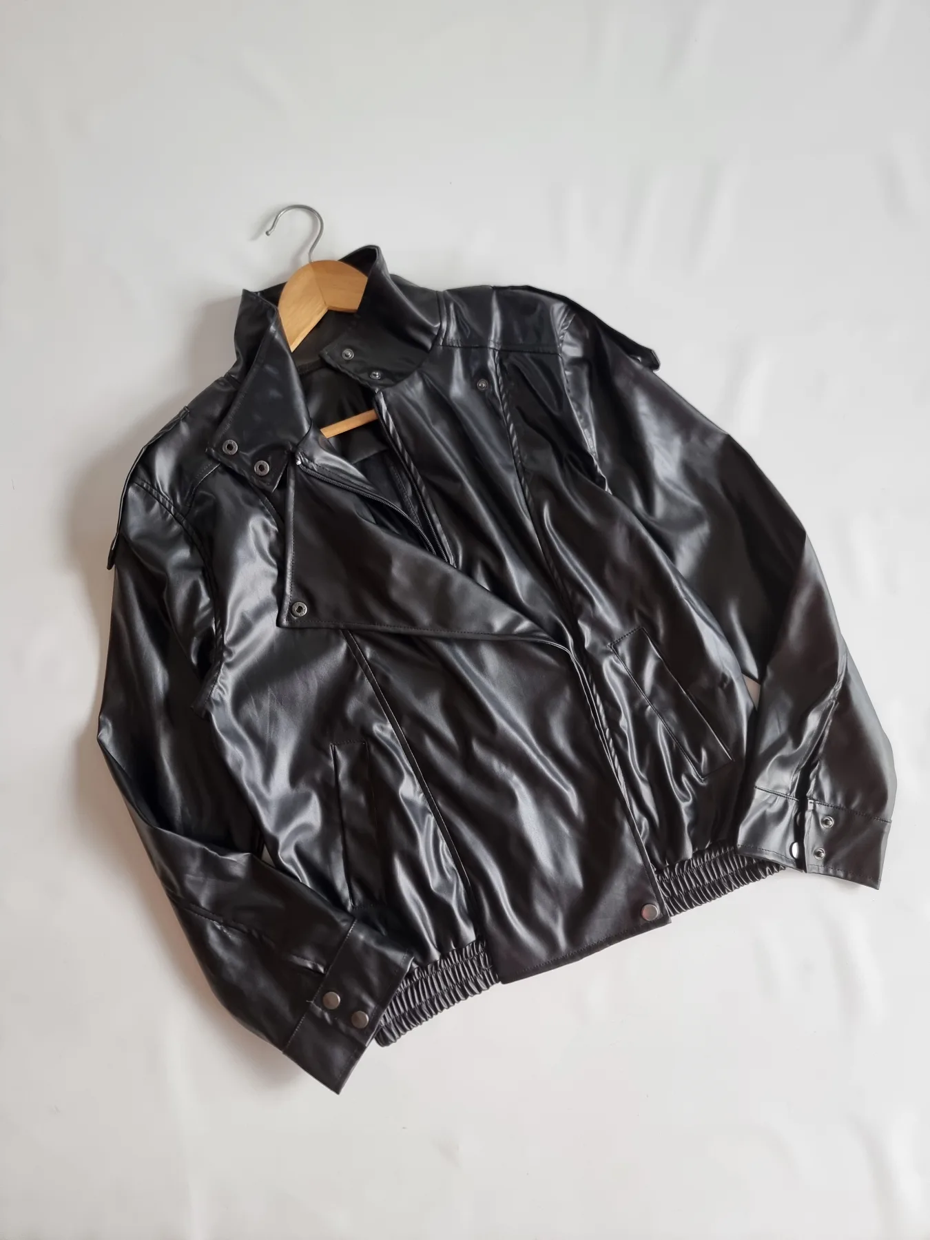 CAMPERA ENGOMADO