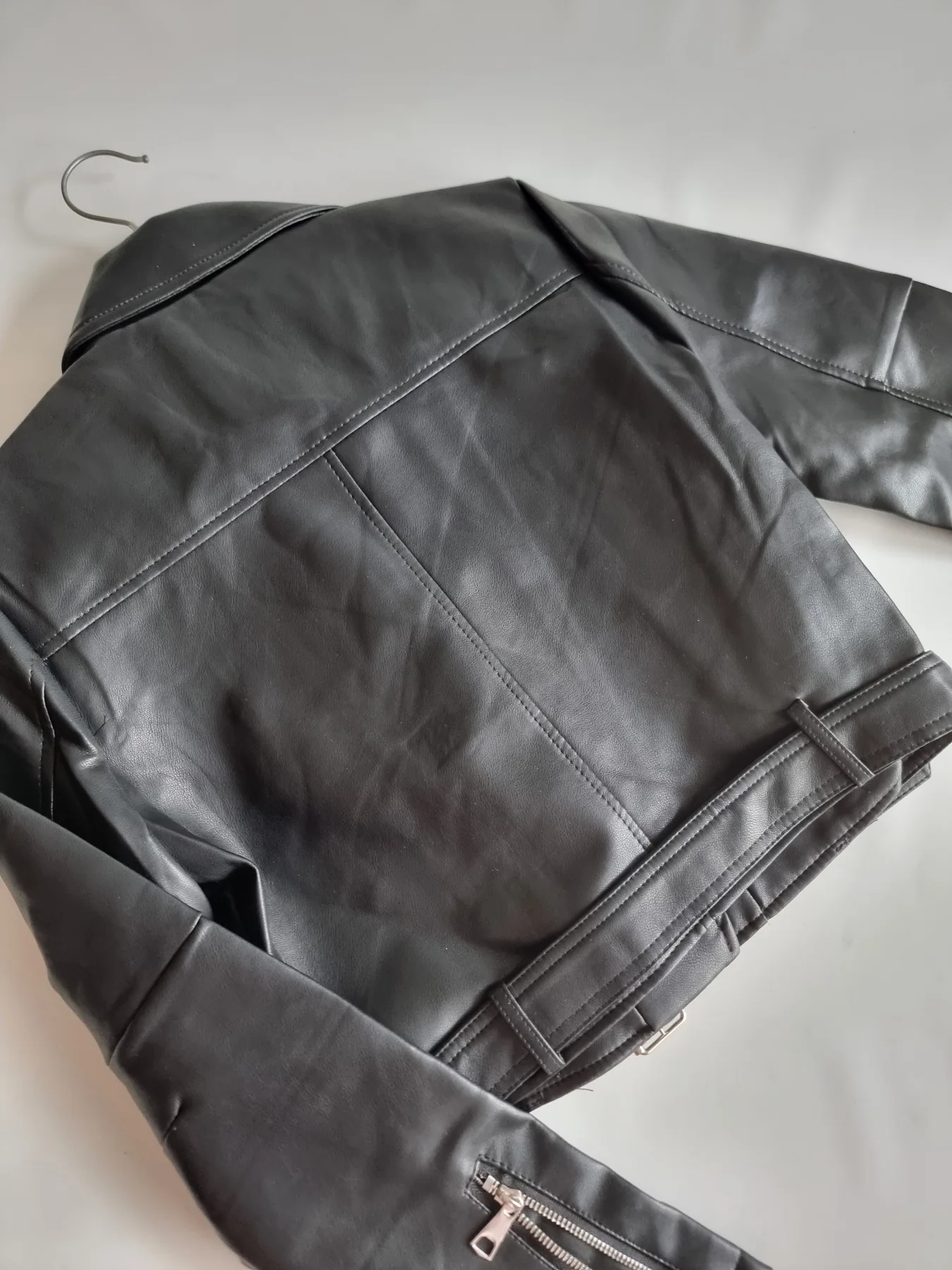 CAMPERA ENGOMADO CON CINTURON MANGA CON CIERRE - Image 5