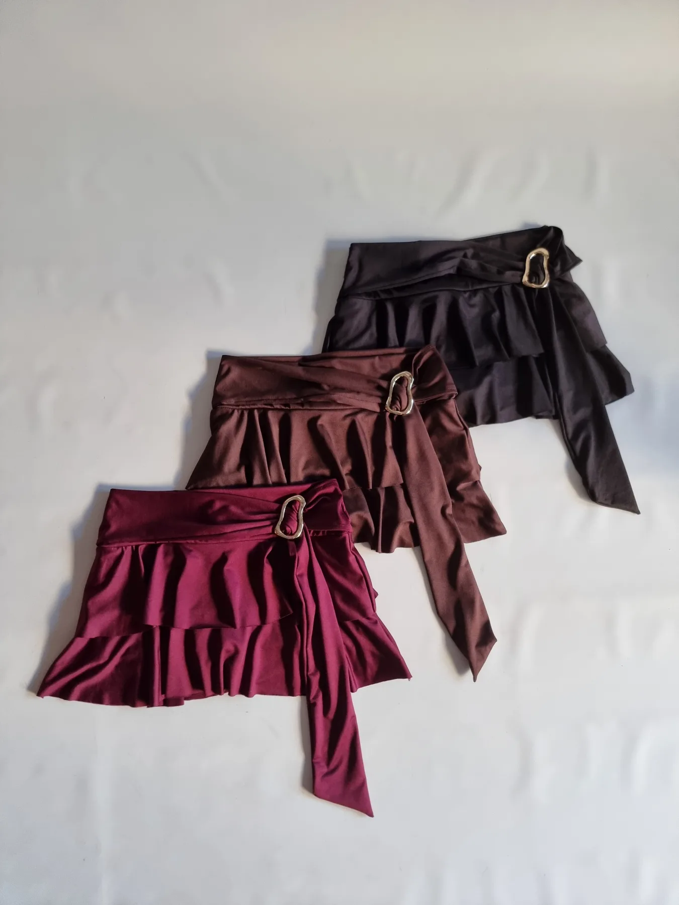 SHORT POLLERA CON BOLADO 1 TIRA