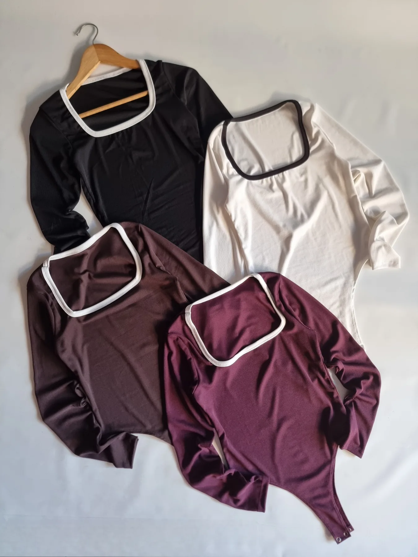 BODY CUELLO CUADRADO COMBINADO