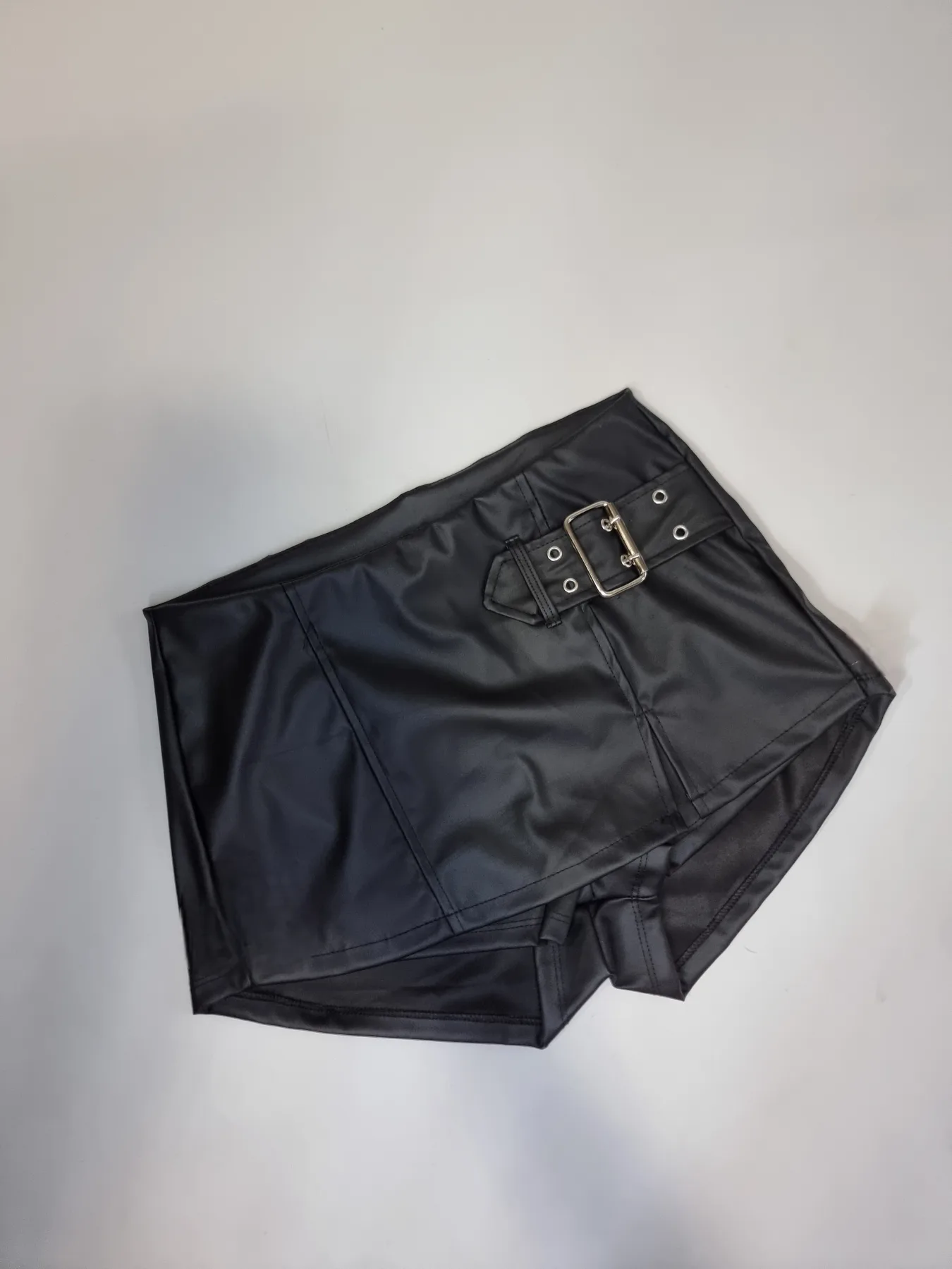 SHORT POLLERA CON 1 HEBILLA TIRO BAJO