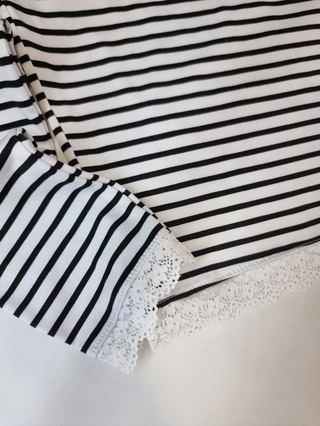 REMERA RAYADO CON PUNTILLA - Imagen 2