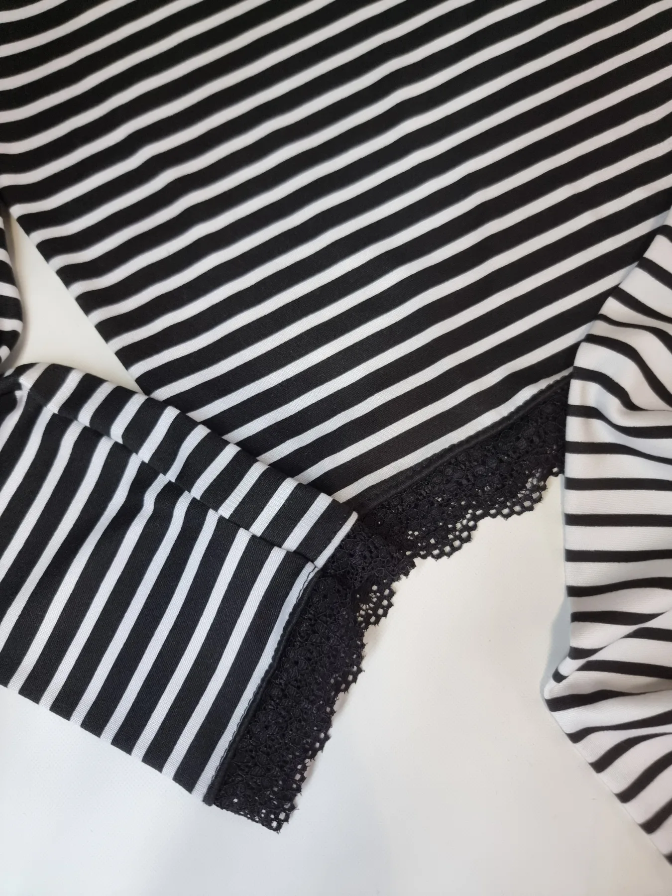 REMERA RAYADO CON PUNTILLA - Imagen 3