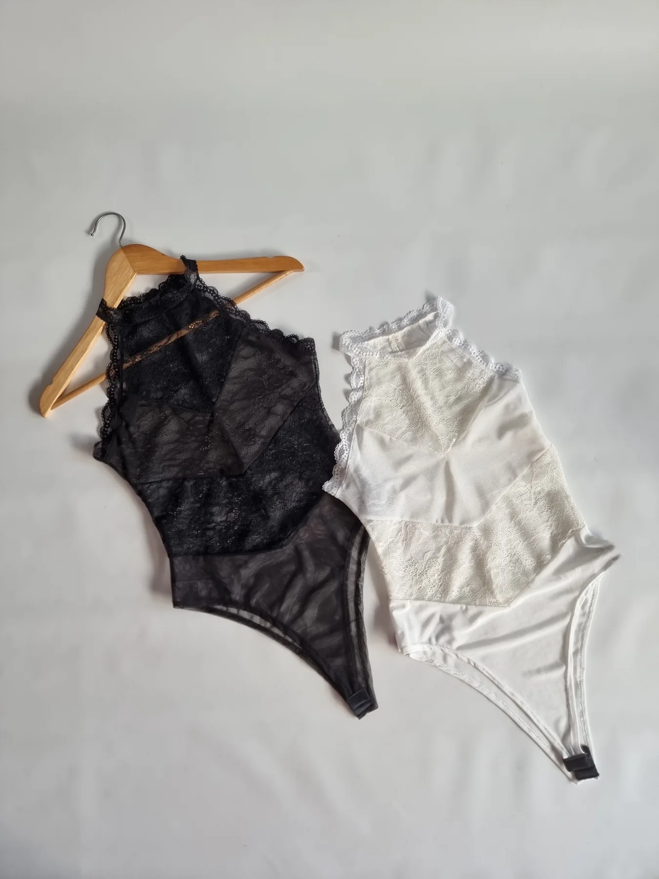 BODY PUNTILLA CUELLO ALTO