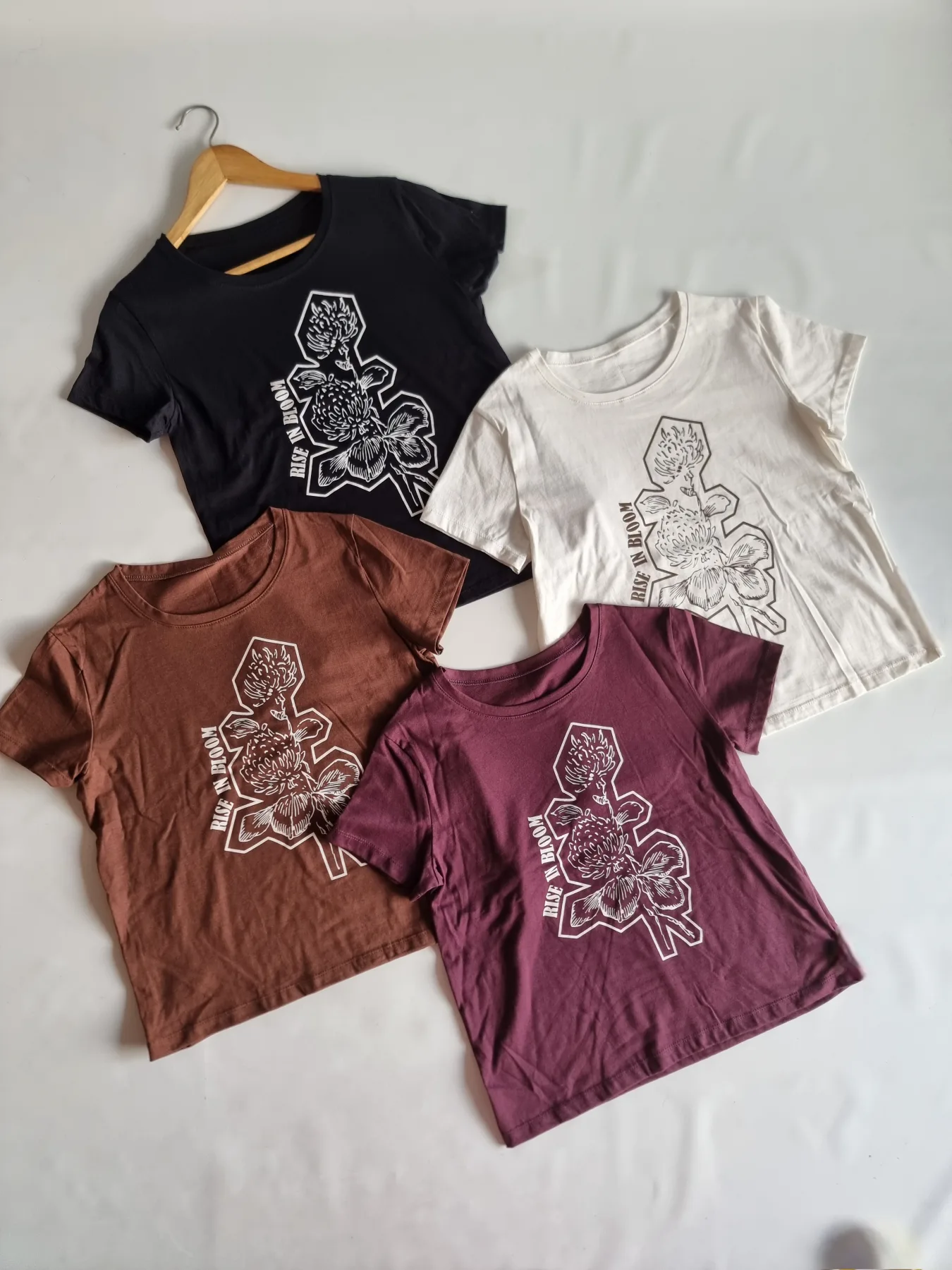 REMERA BLOOM