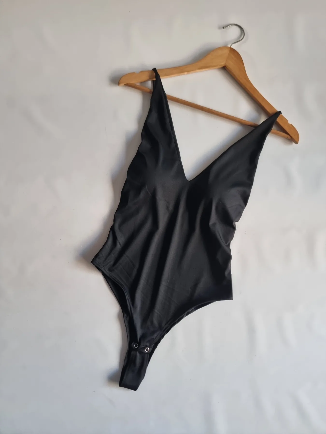 BODY CON TAZA CUELLO V