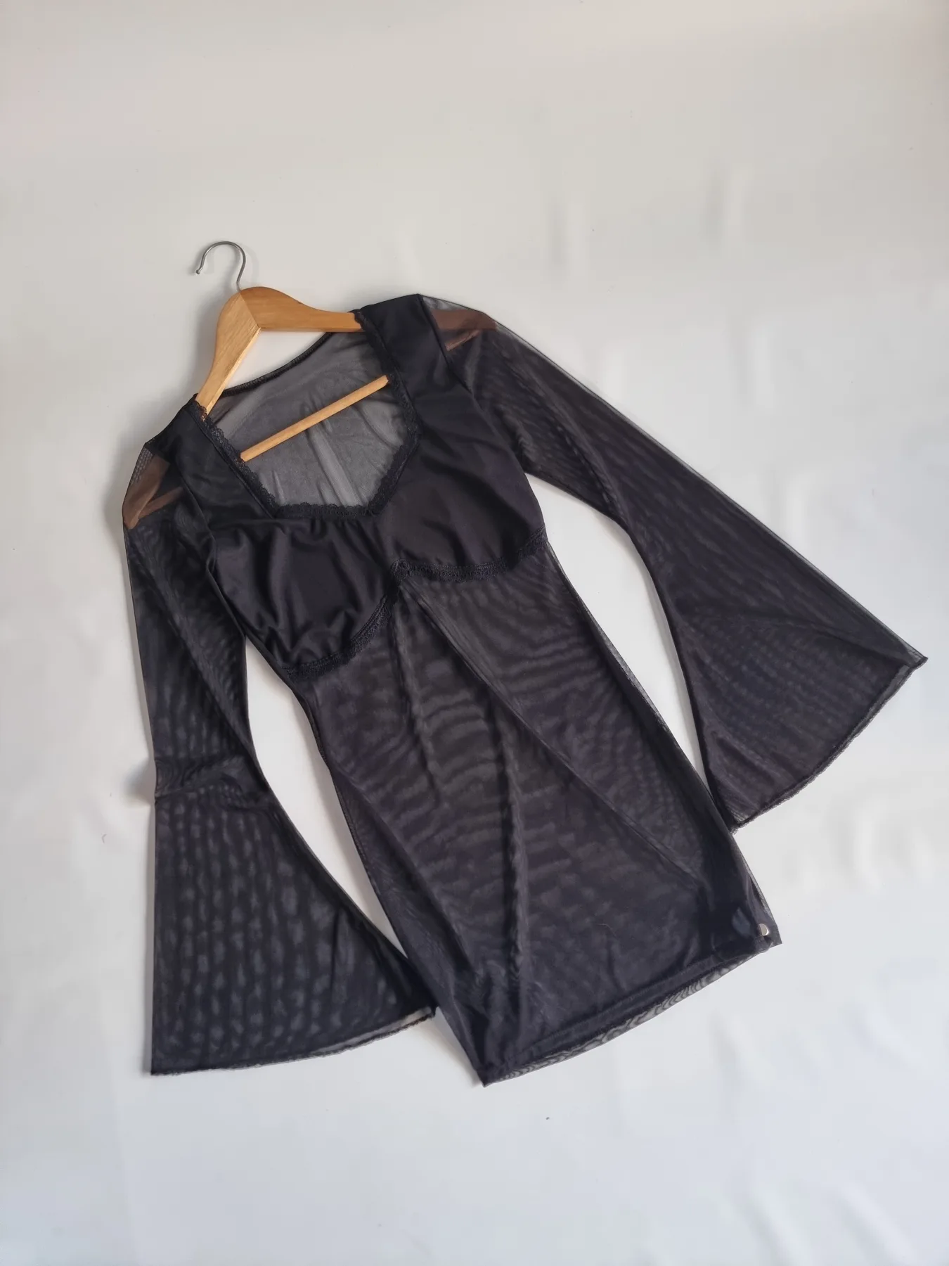 VESTICO TUL CON PUNTILLA X