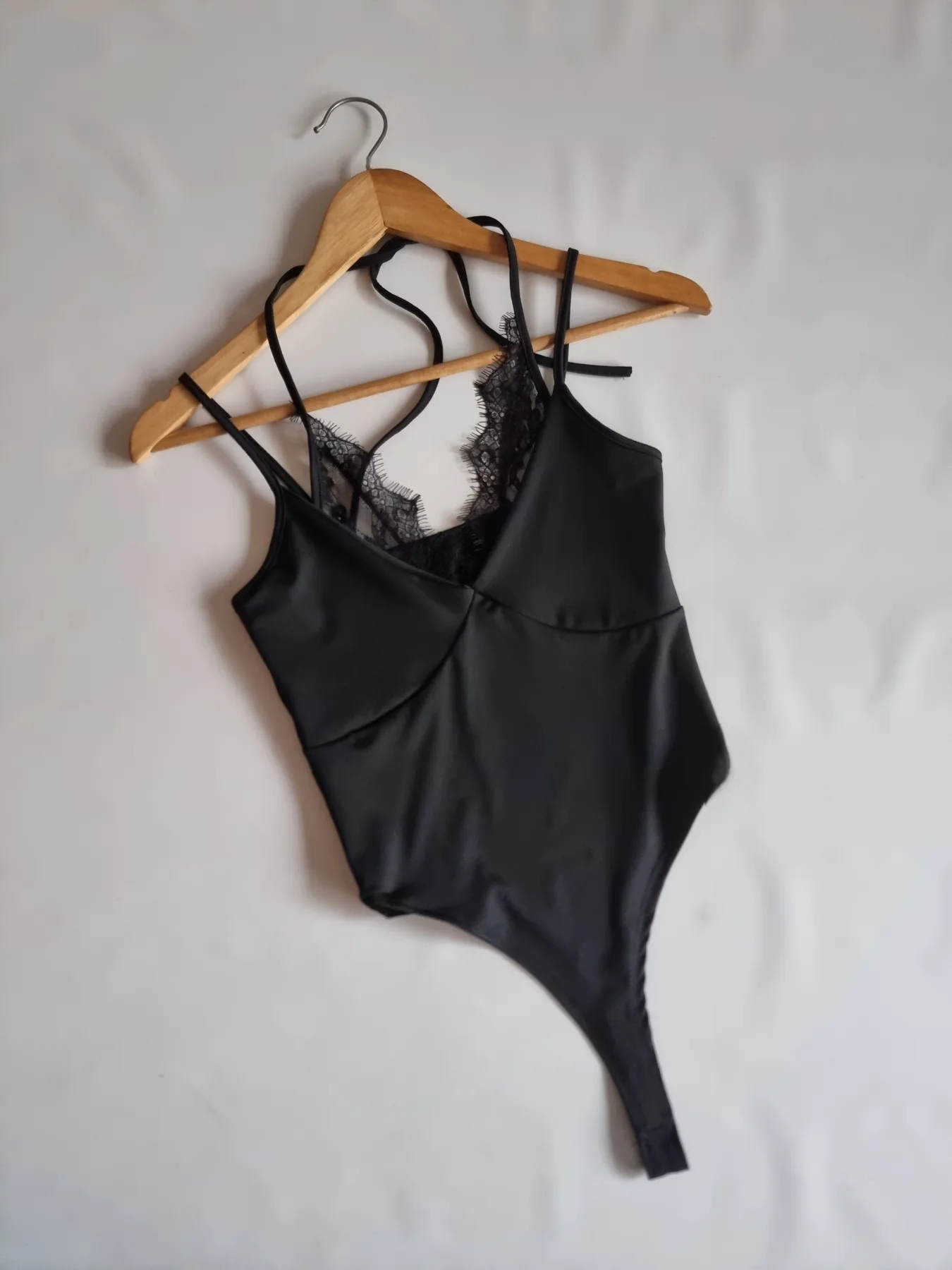 BODY CON PUNTILLA 4 TIRAS