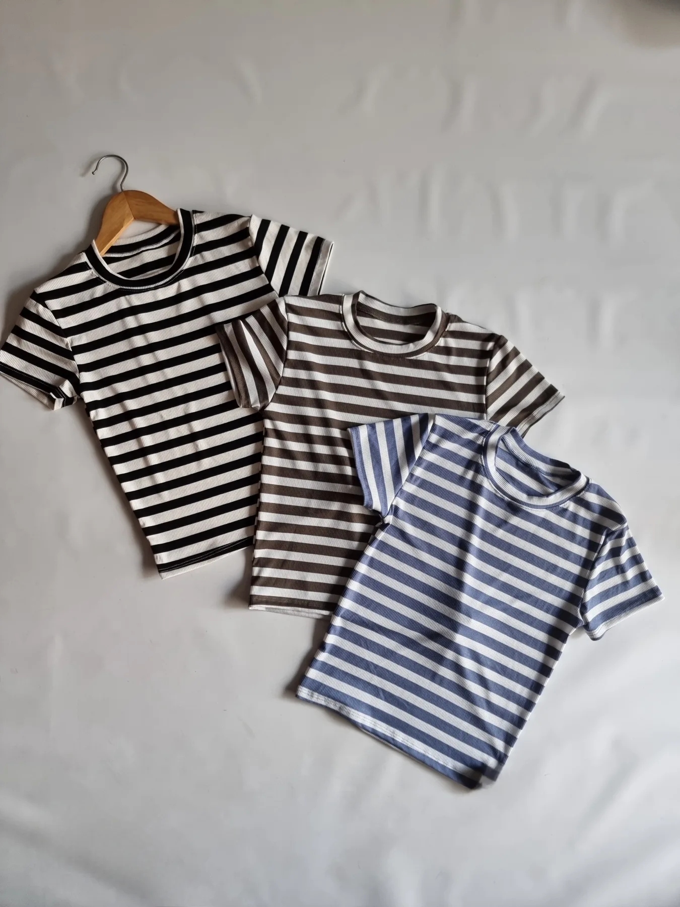 REMERA RAYADA ANCHA 3