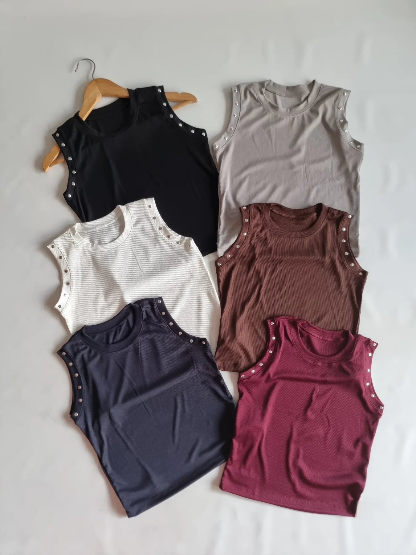 MUSCULOSA CON 6 TACHAS MICRO MORLEY