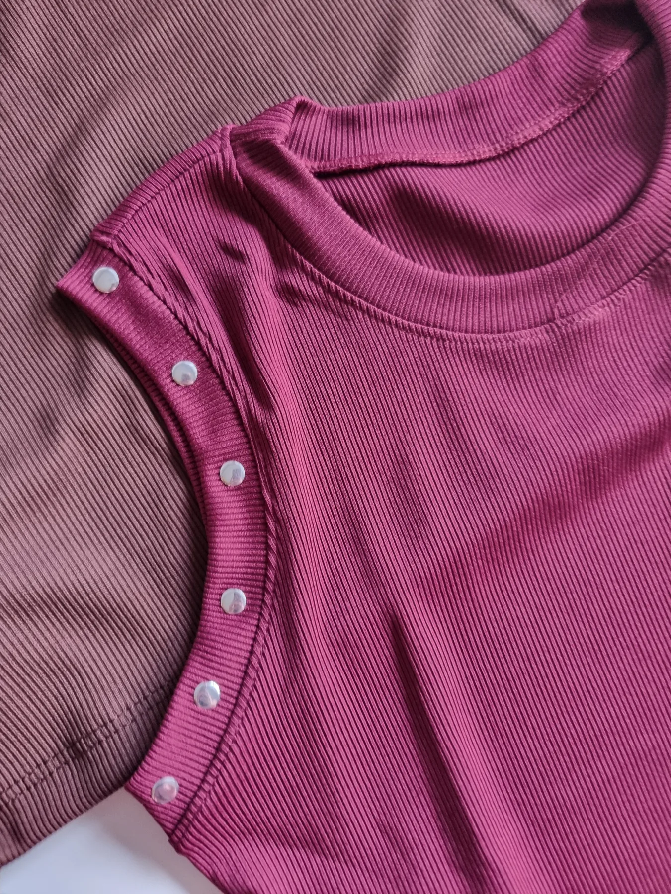 MUSCULOSA CON 6 TACHAS MICRO MORLEY - Imagen 2