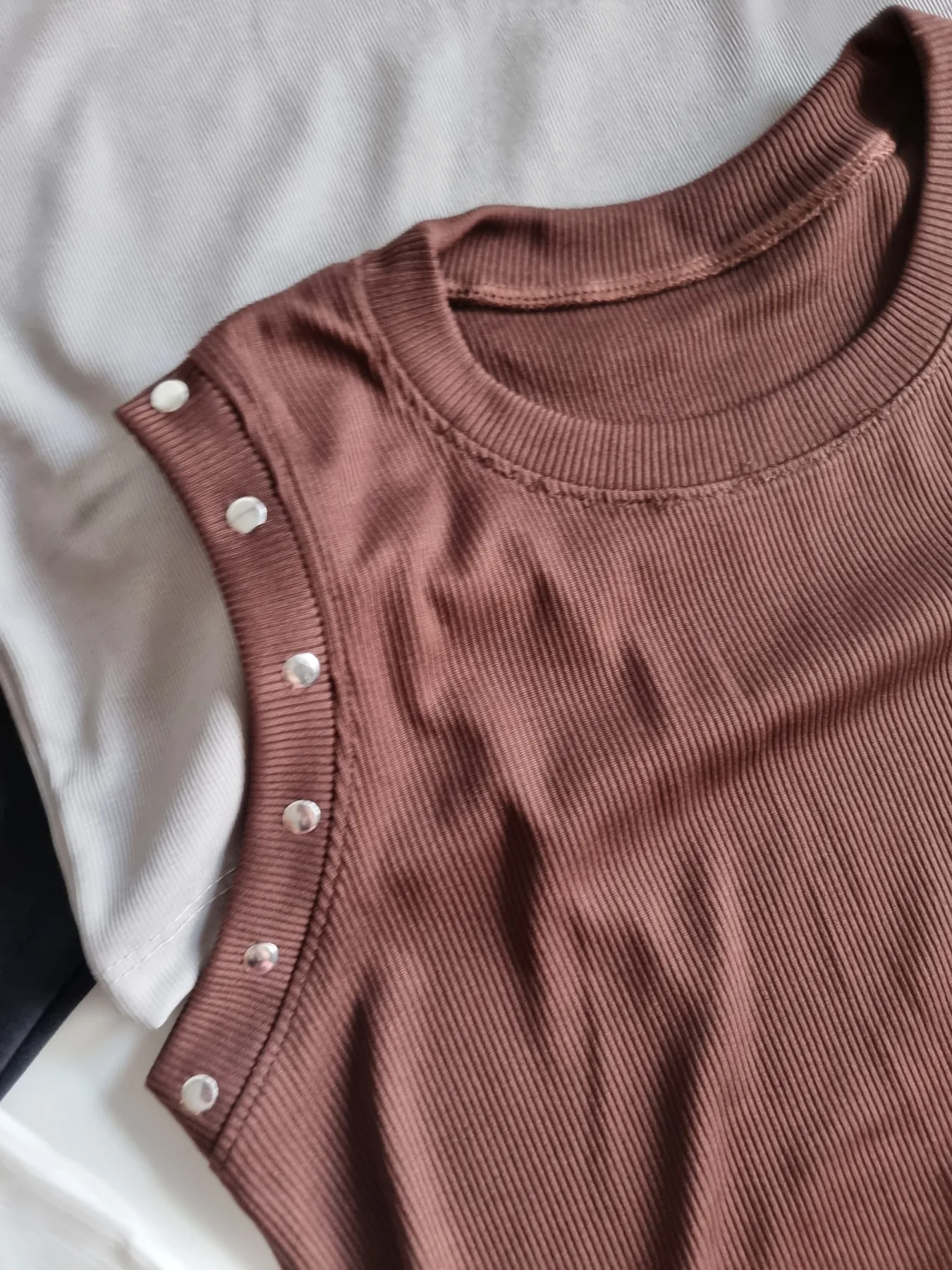 MUSCULOSA CON 6 TACHAS MICRO MORLEY - Imagen 4